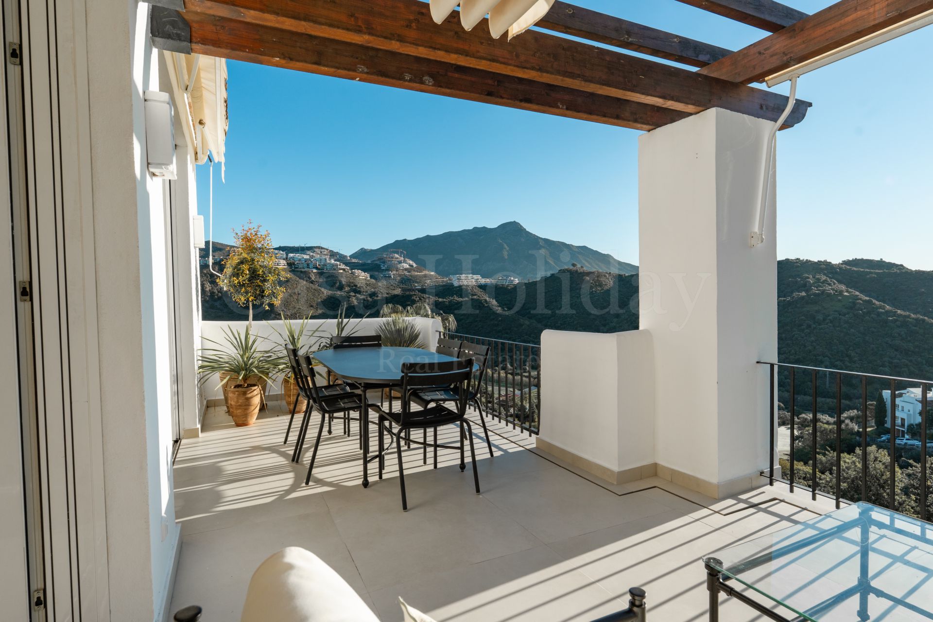 Atico Duplex en Altos de La Quinta, Benahavis