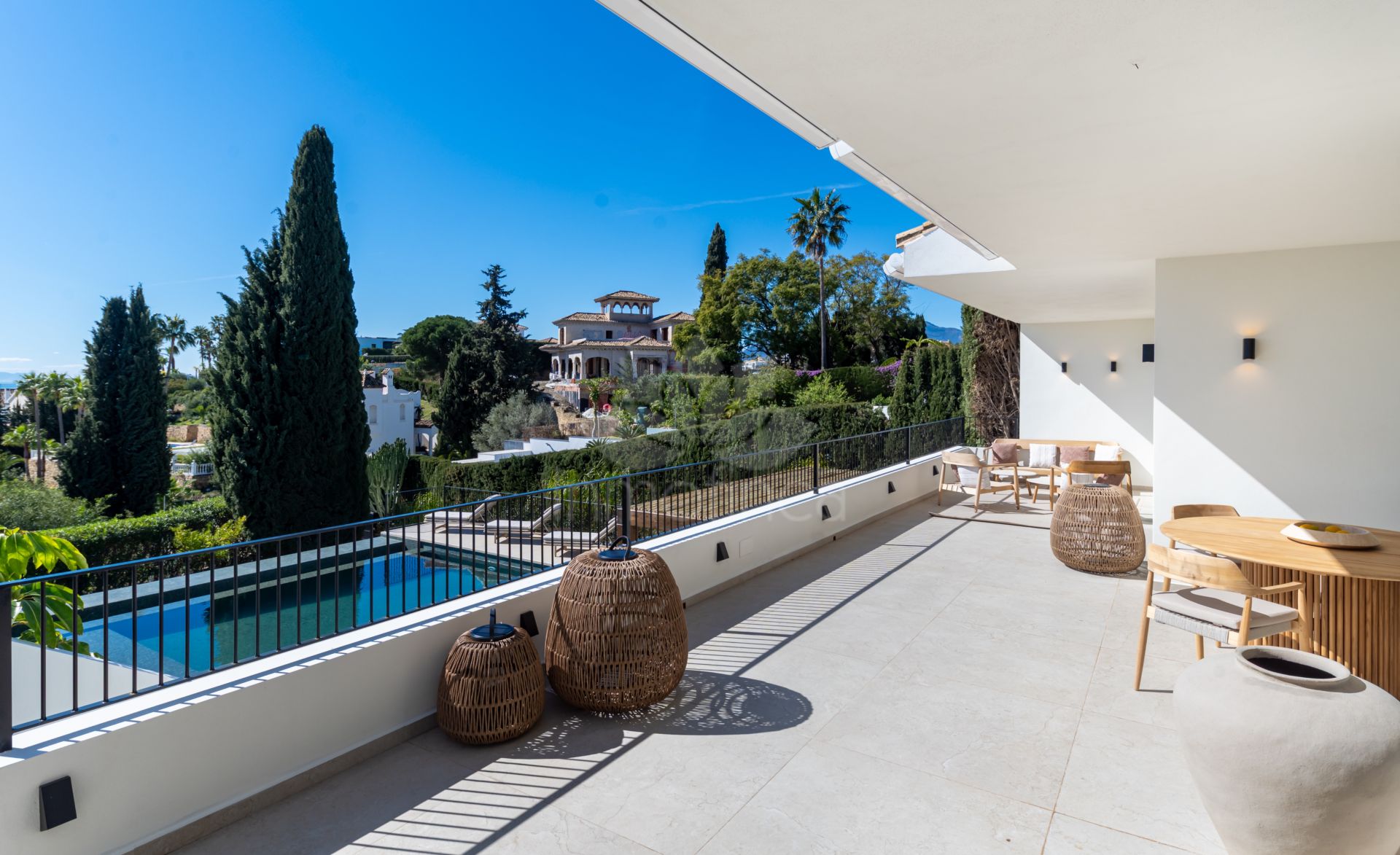 Semi Detached House in Altos del Paraiso, Benahavis