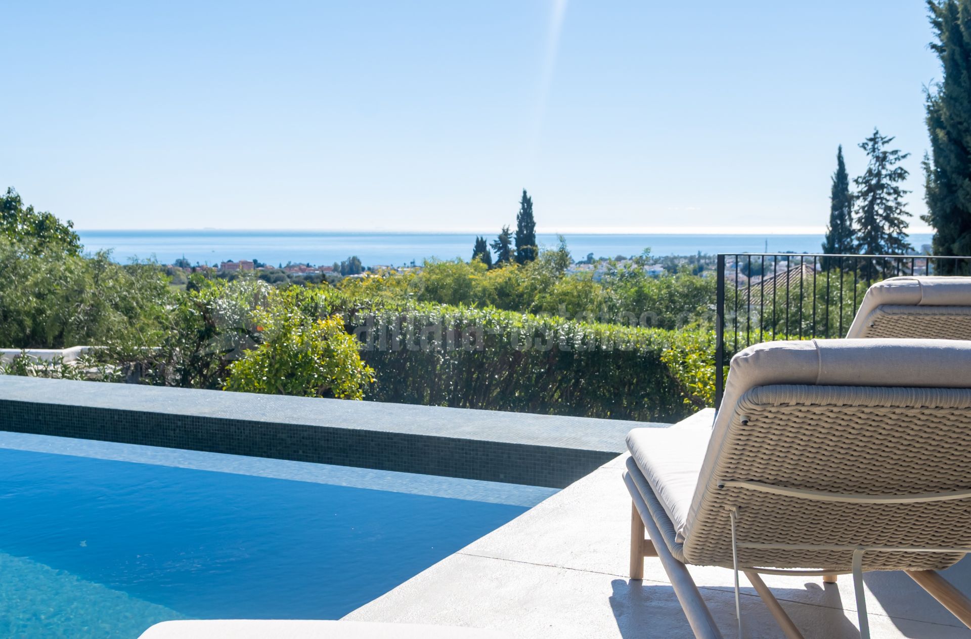 Semi Detached House in Altos del Paraiso, Benahavis