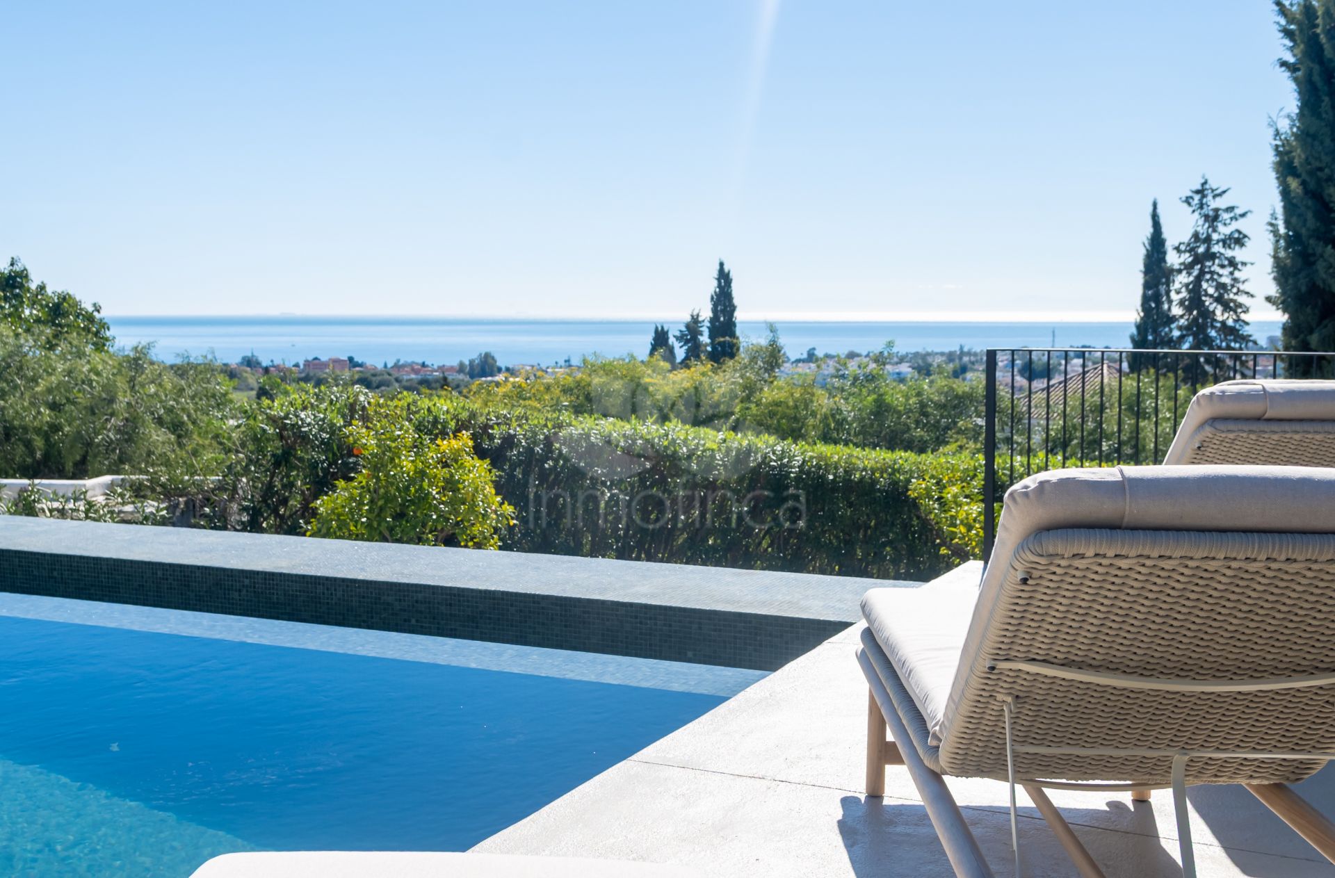 Semi Detached House in Altos del Paraiso, Benahavis