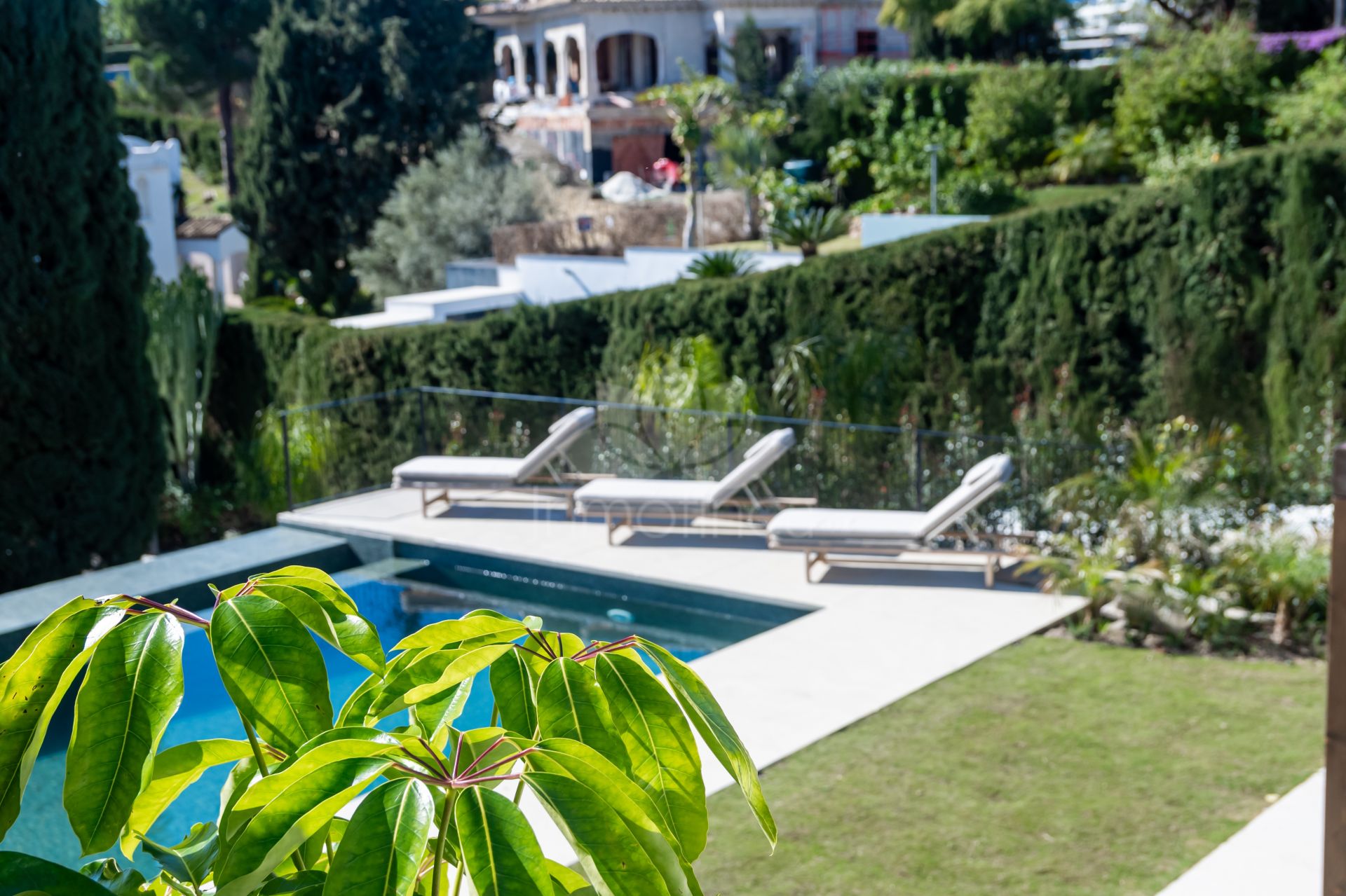 Semi Detached House in Altos del Paraiso, Benahavis