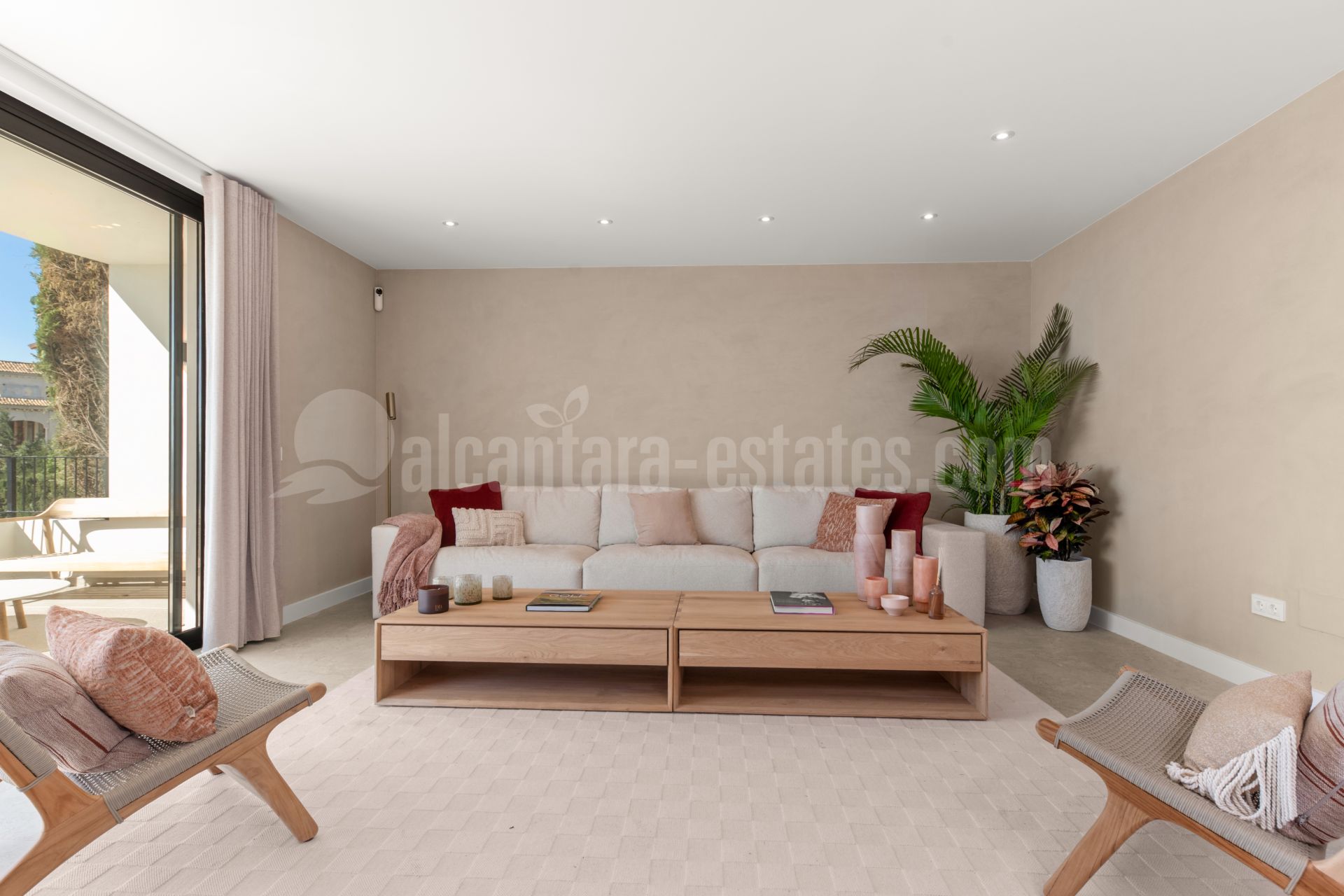 Semi Detached House in Altos del Paraiso, Benahavis