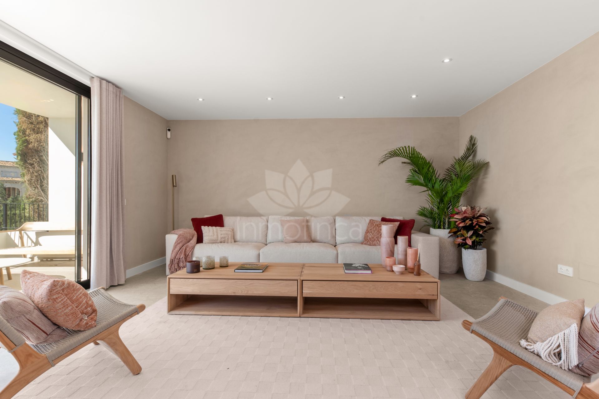 Semi Detached House in Altos del Paraiso, Benahavis