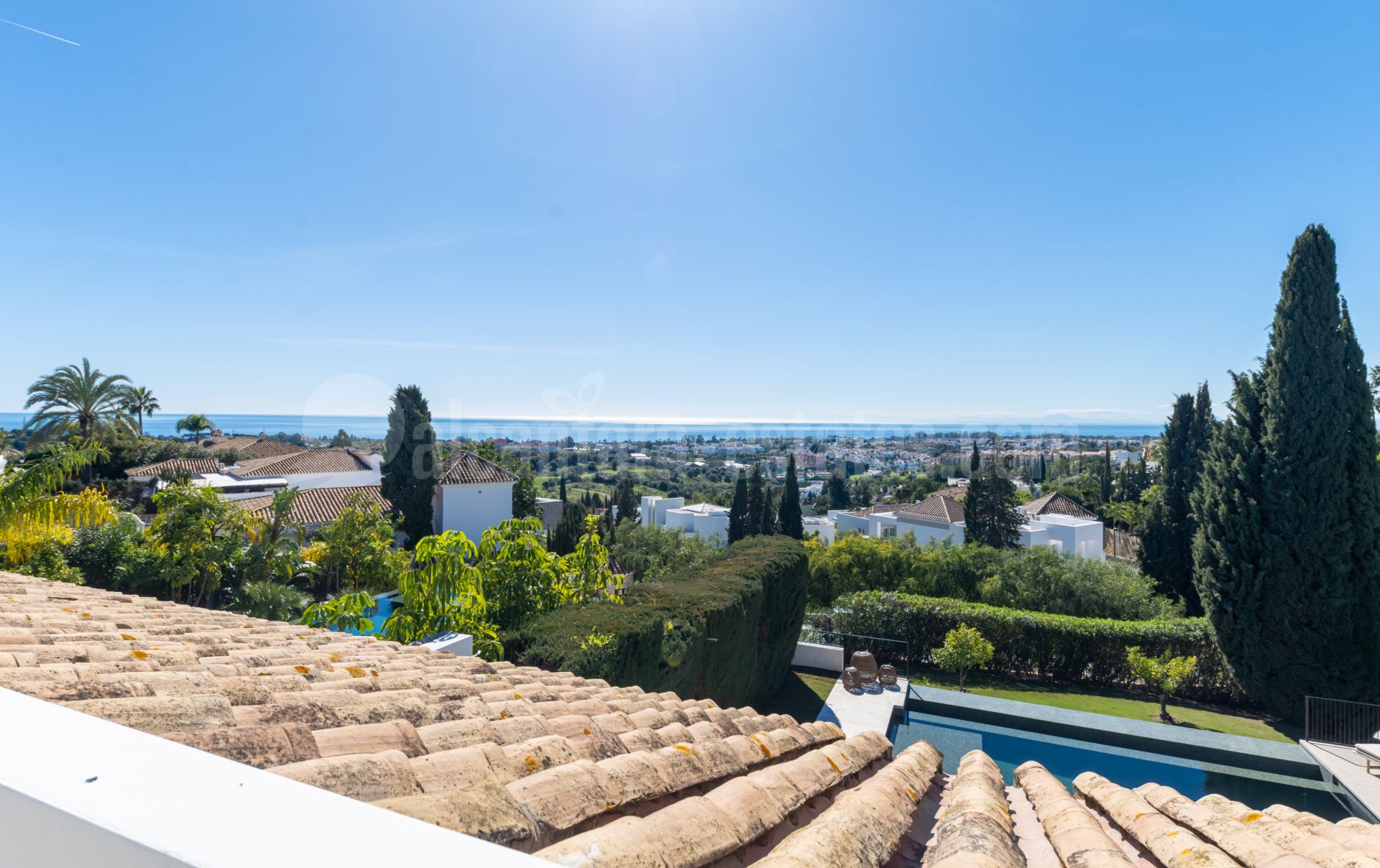 Semi Detached House in Altos del Paraiso, Benahavis