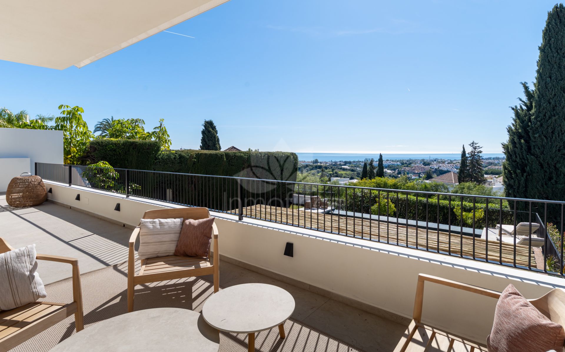 Semi Detached House in Altos del Paraiso, Benahavis