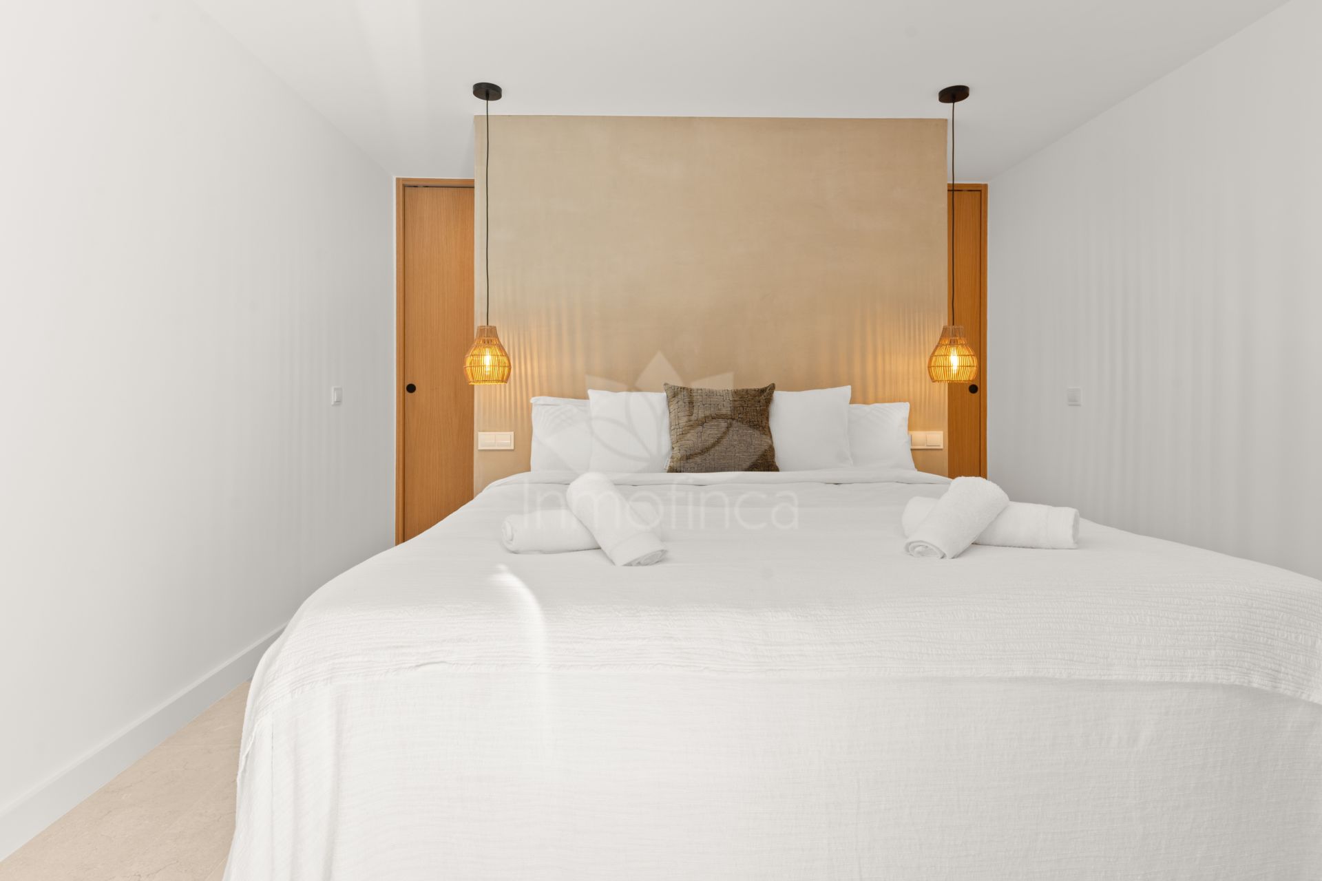 Semi Detached House in Altos del Paraiso, Benahavis