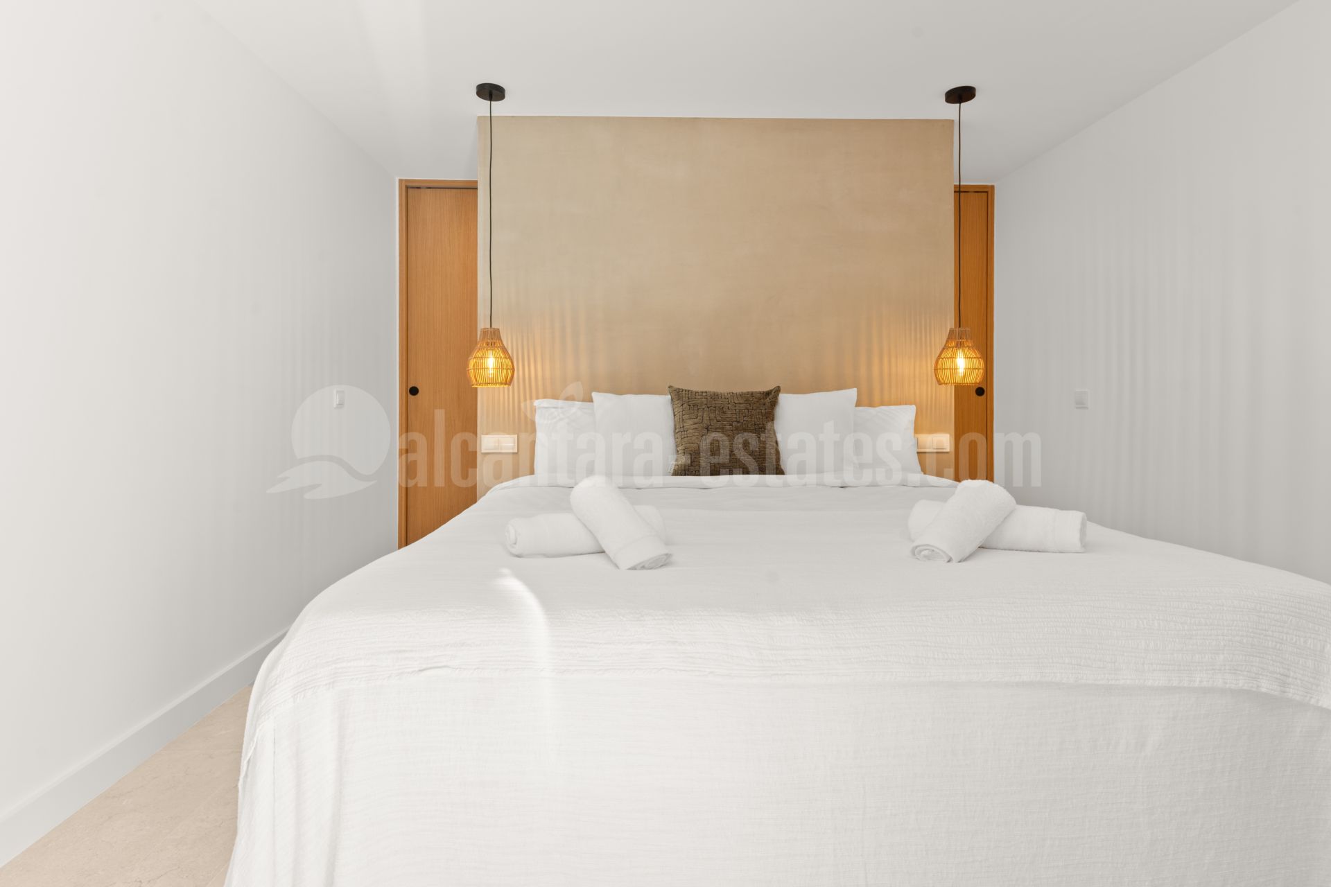 Semi Detached House in Altos del Paraiso, Benahavis
