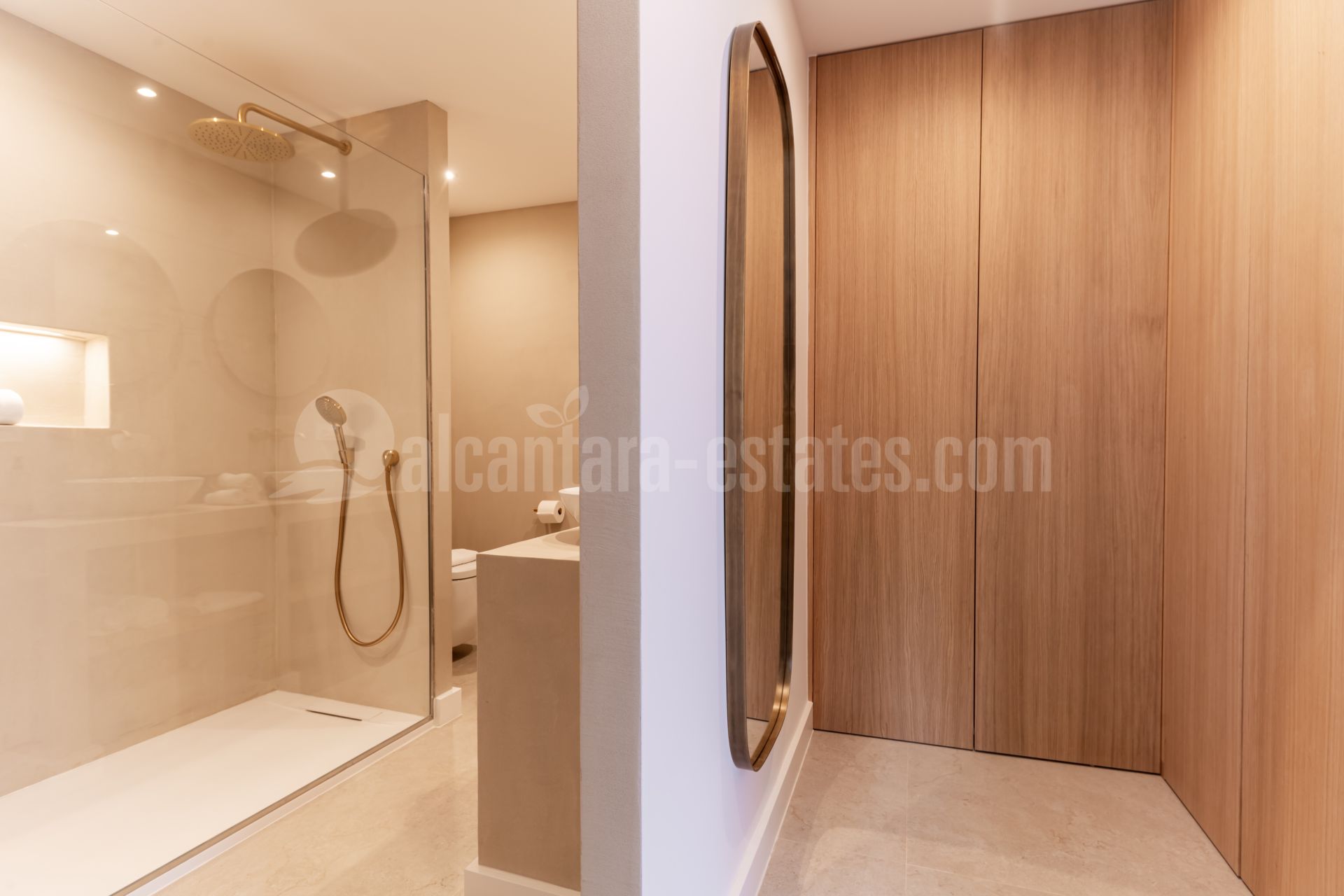 Semi Detached House in Altos del Paraiso, Benahavis