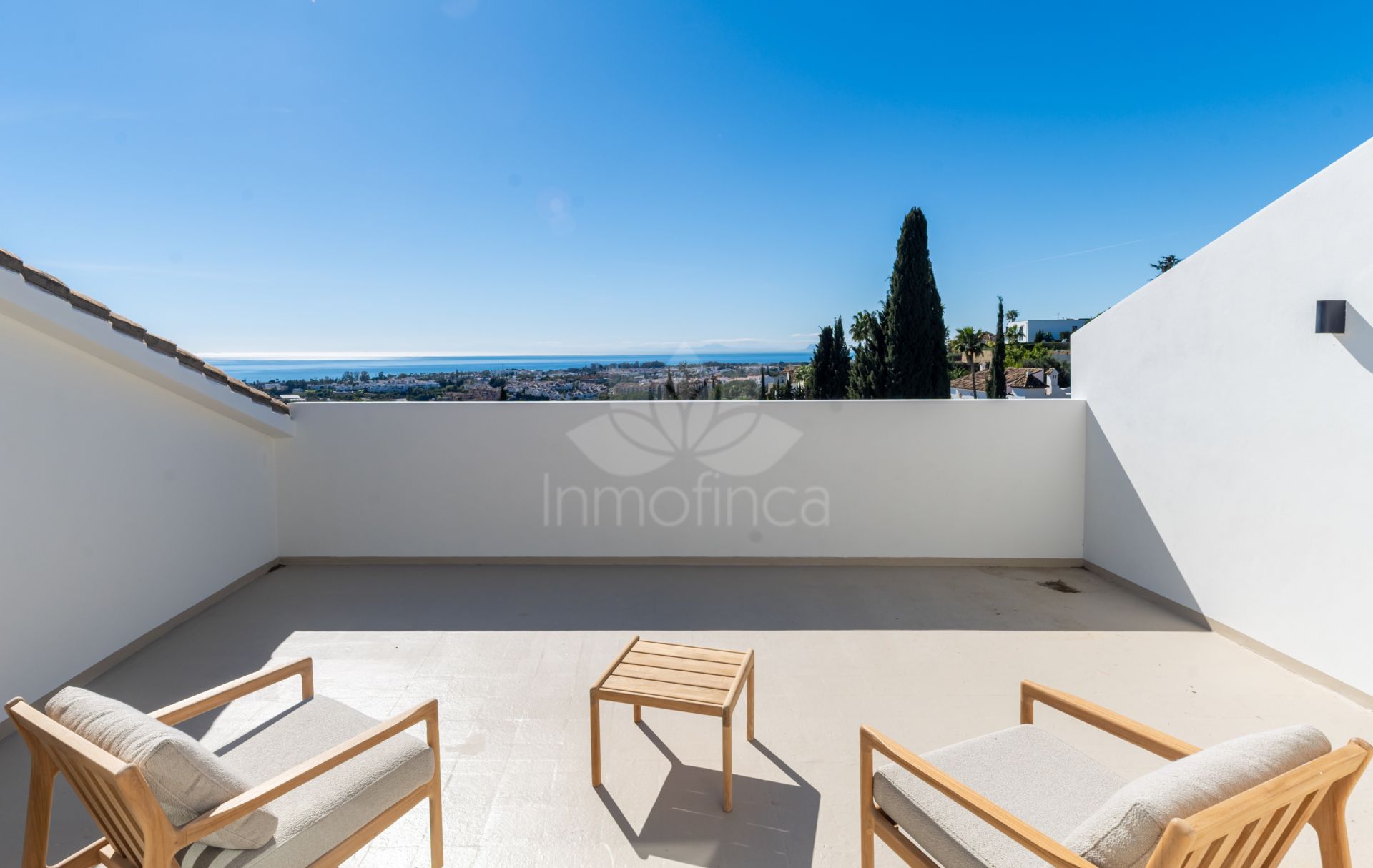 Semi Detached House in Altos del Paraiso, Benahavis