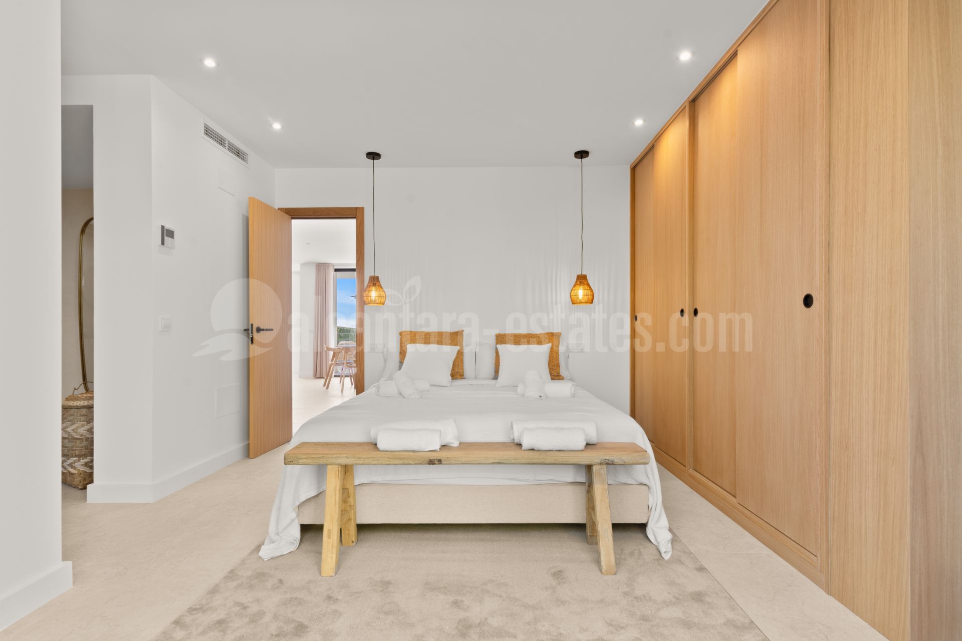Semi Detached House in Altos del Paraiso, Benahavis