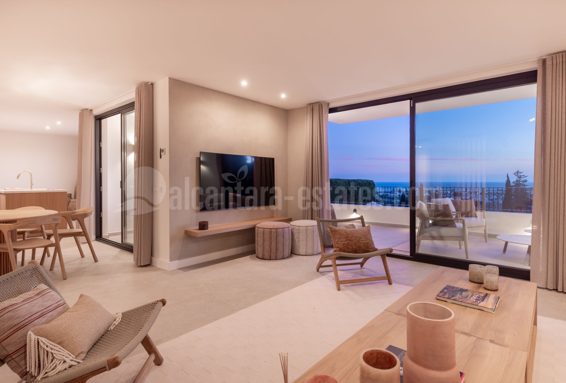 Semi Detached House in Altos del Paraiso, Benahavis