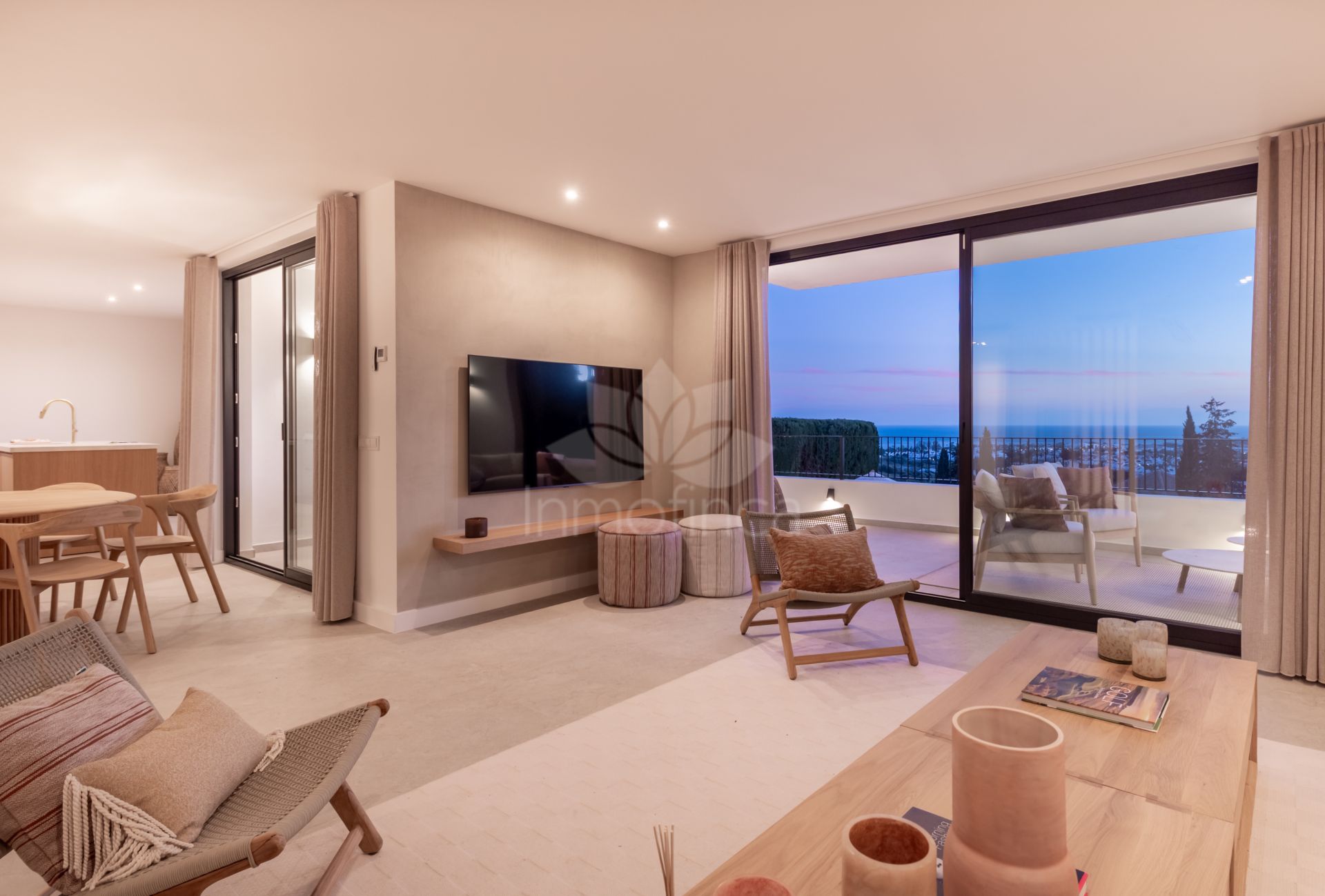 Semi Detached House in Altos del Paraiso, Benahavis