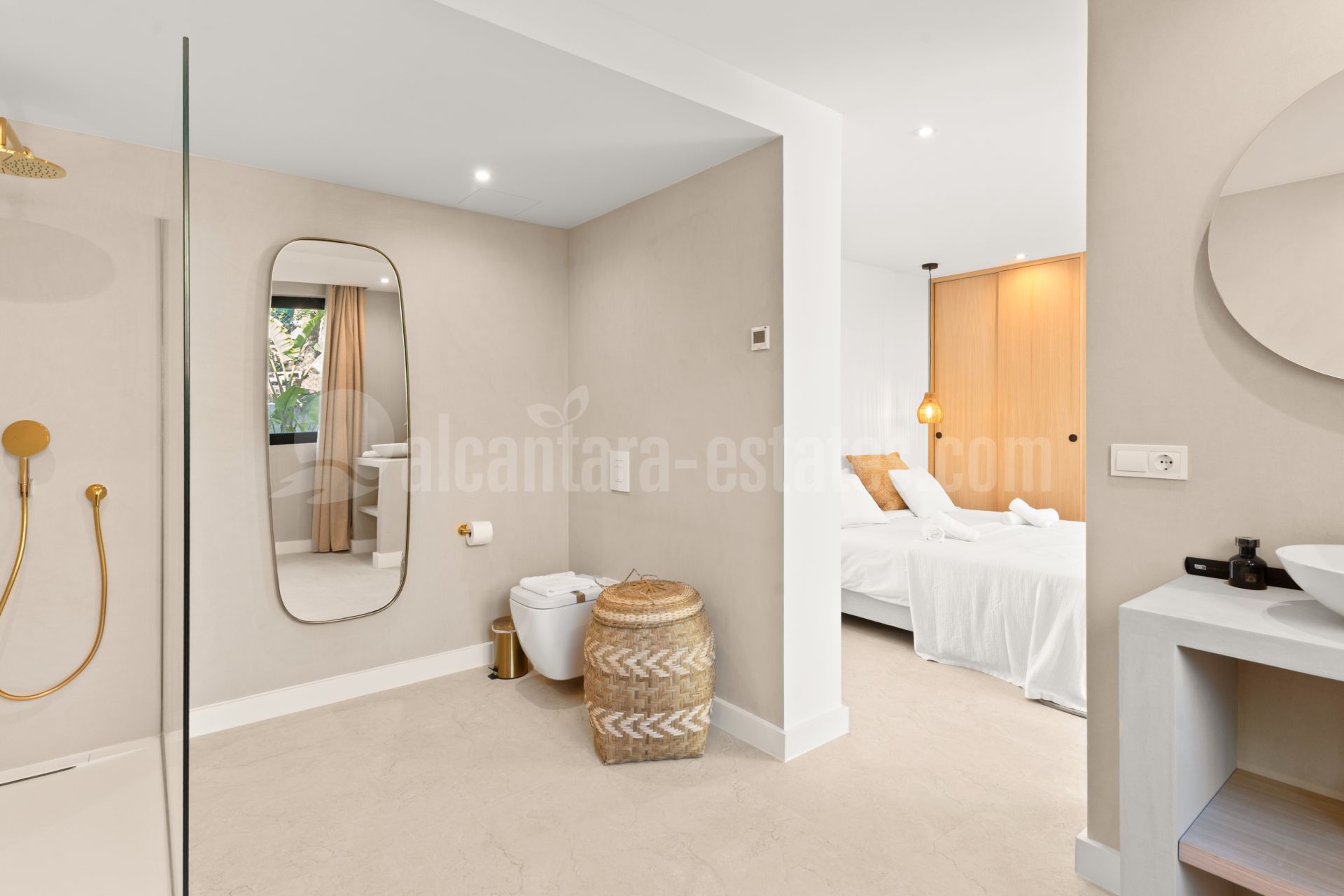 Semi Detached House in Altos del Paraiso, Benahavis