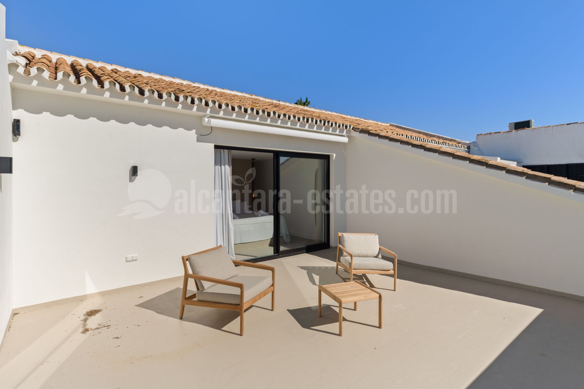 Semi Detached House in Altos del Paraiso, Benahavis