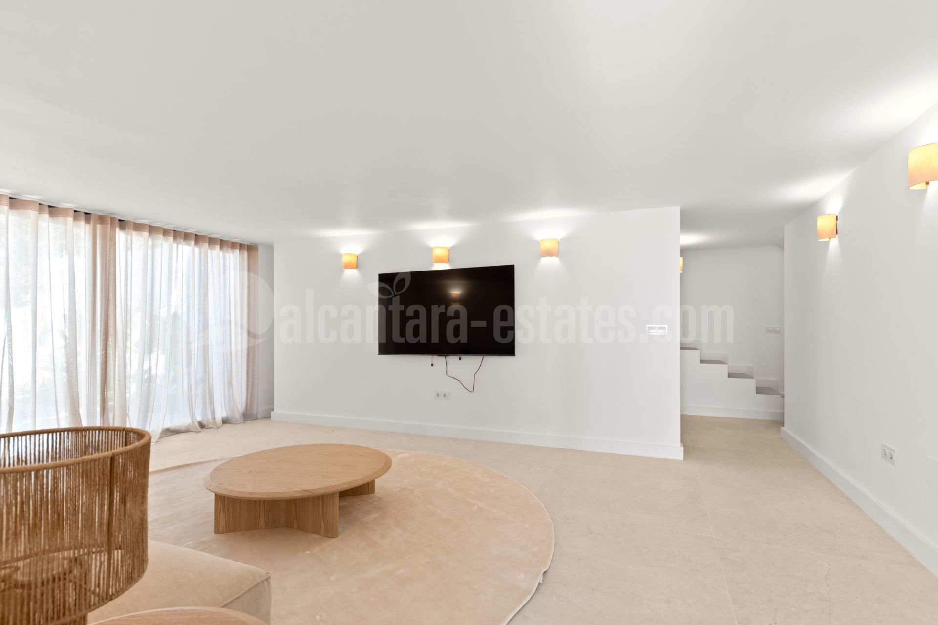 Semi Detached House in Altos del Paraiso, Benahavis