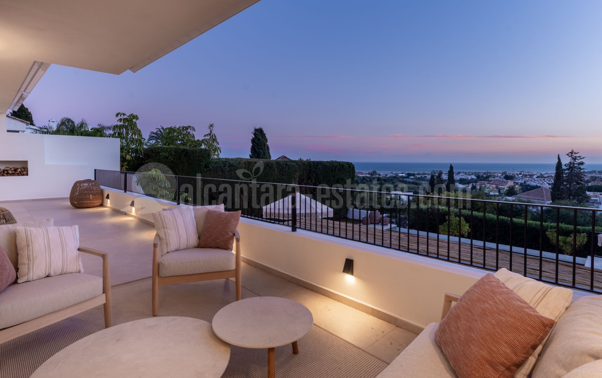 Semi Detached House in Altos del Paraiso, Benahavis
