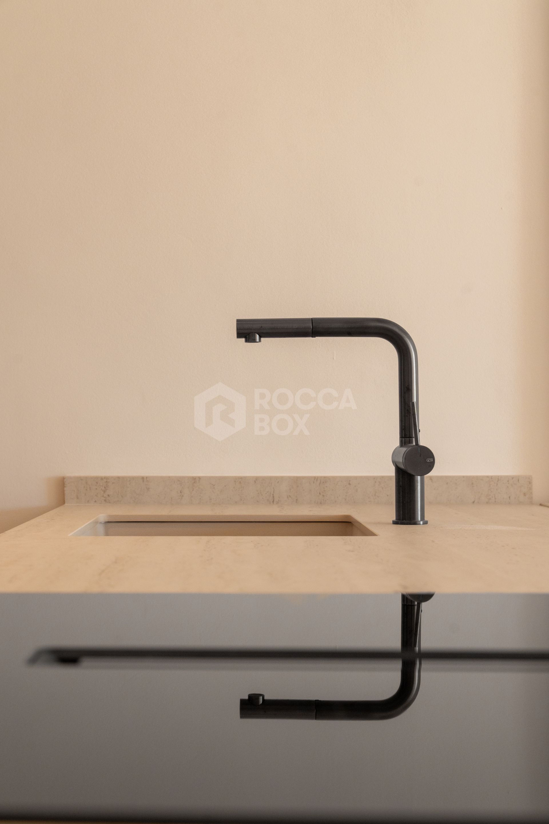 Renovated 3 Bedroom Apartment with sea & mountain views in Nueva Andalucía