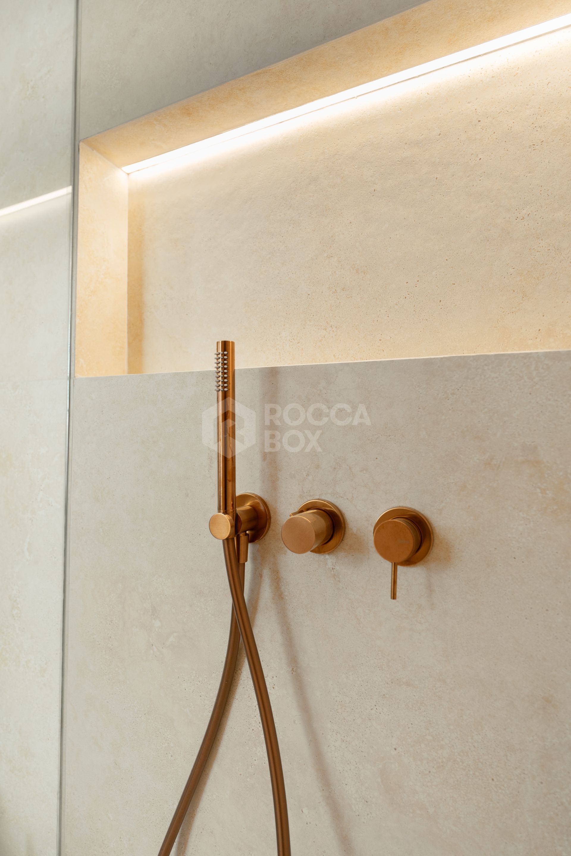 Renovated 3 Bedroom Apartment with sea & mountain views in Nueva Andalucía