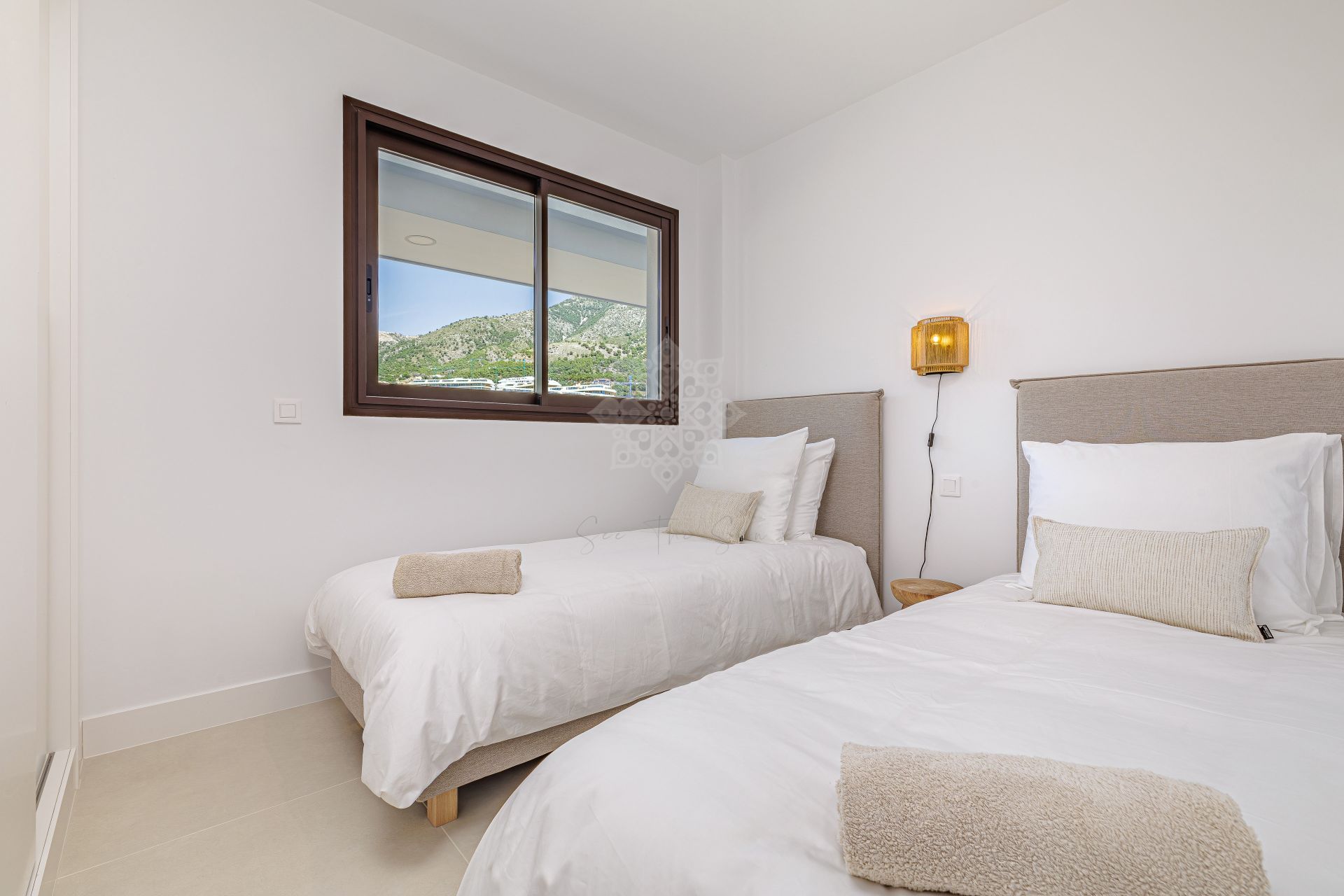Apartment in El Higueron, Fuengirola