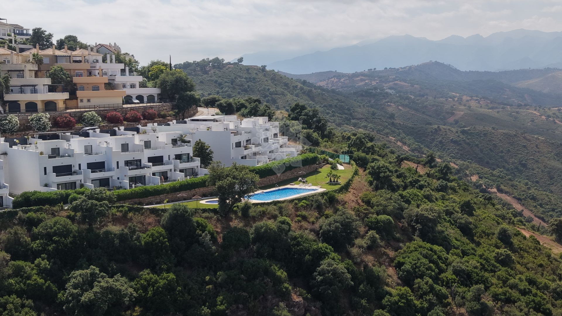 Dom szeregowy w La Mairena, Marbella