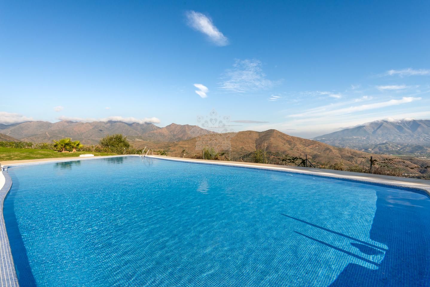 Pareado en La Mairena, Marbella