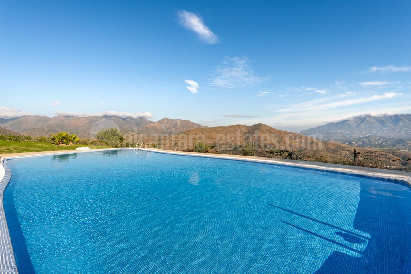 Semi Detached House in La Mairena, Marbella