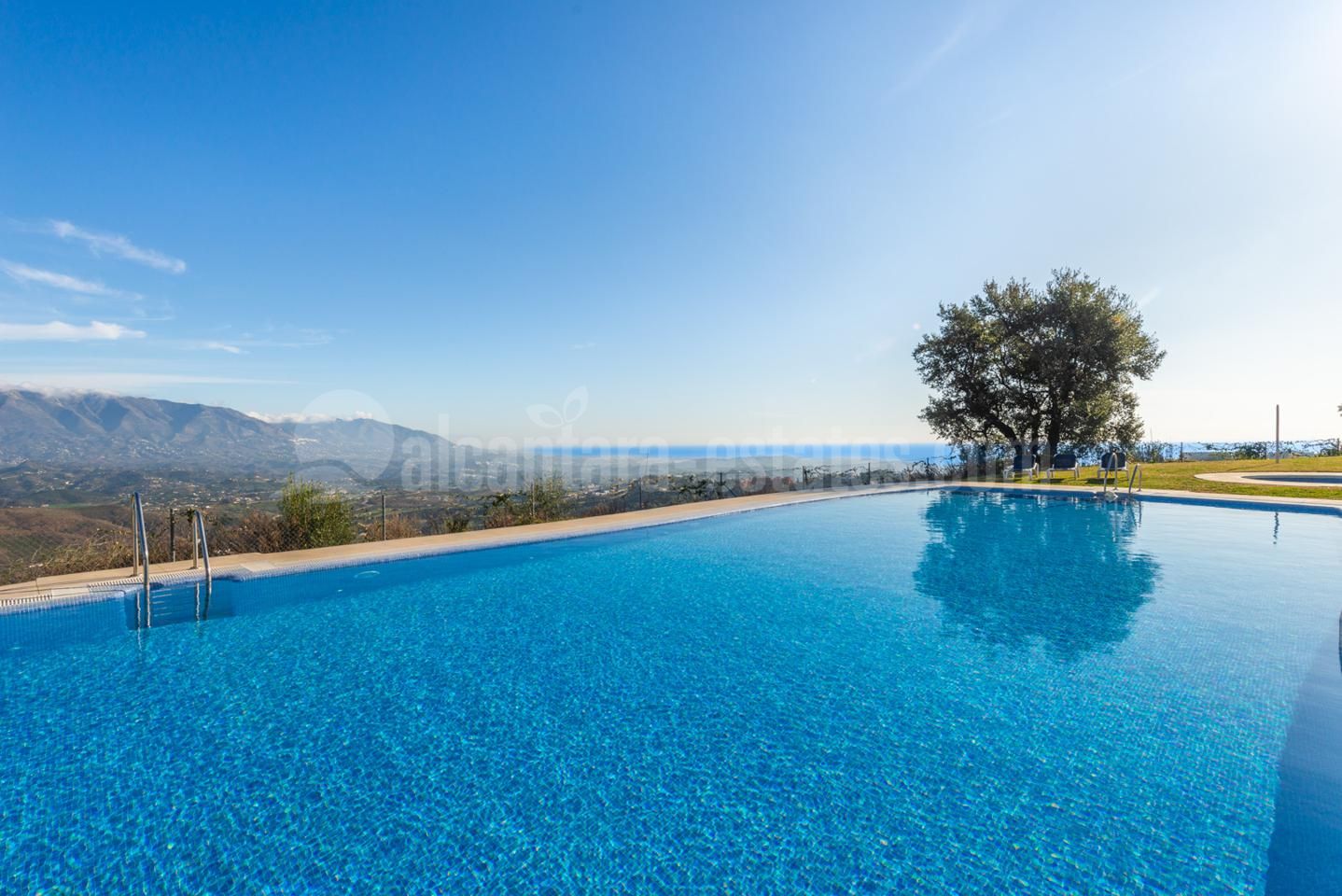 Semi Detached House in La Mairena, Marbella