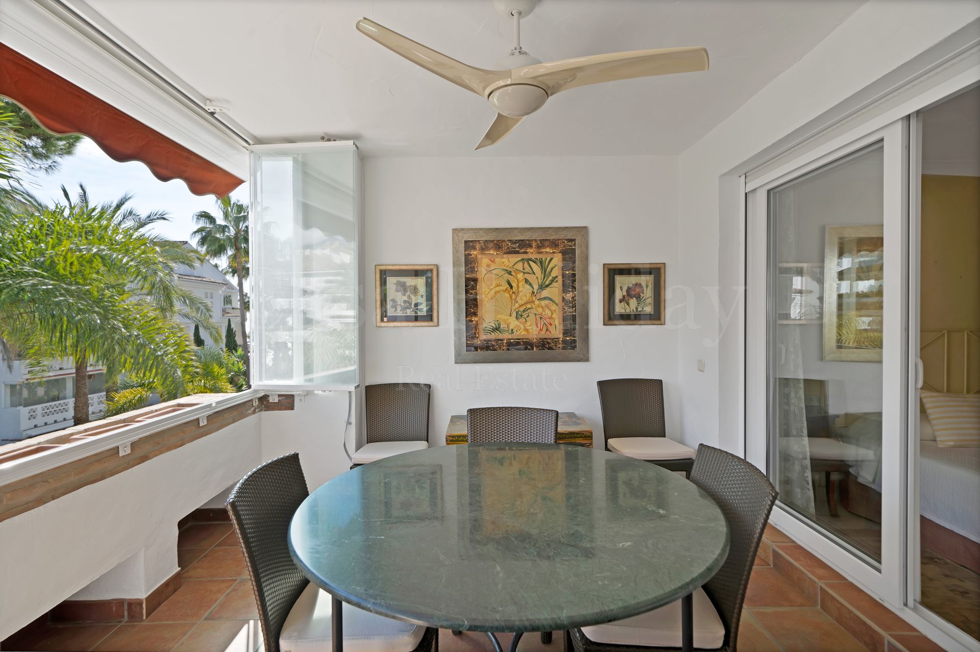 Apartamento en Las Cañas Beach, Marbella