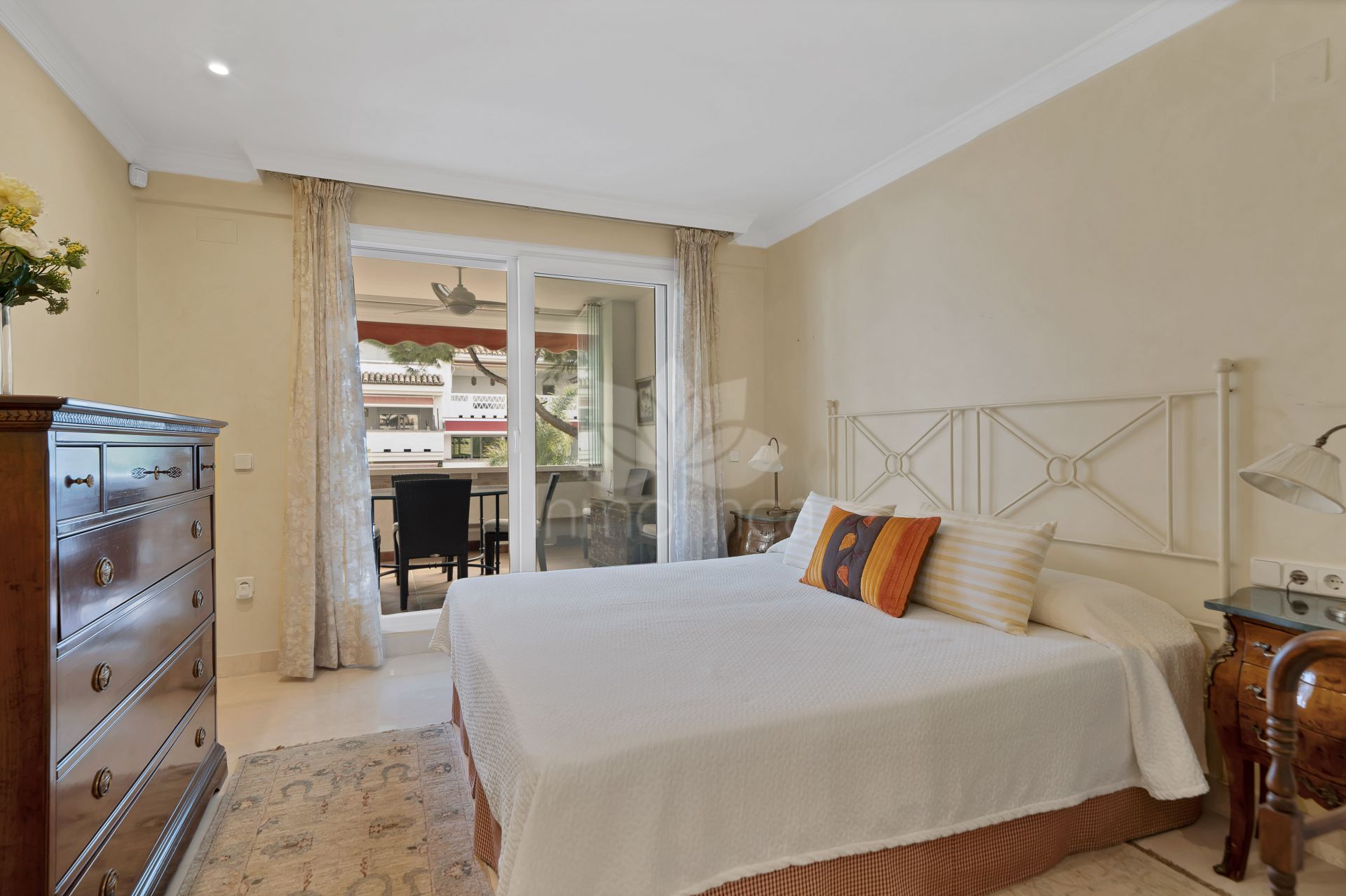 Apartamento en Las Cañas Beach, Marbella