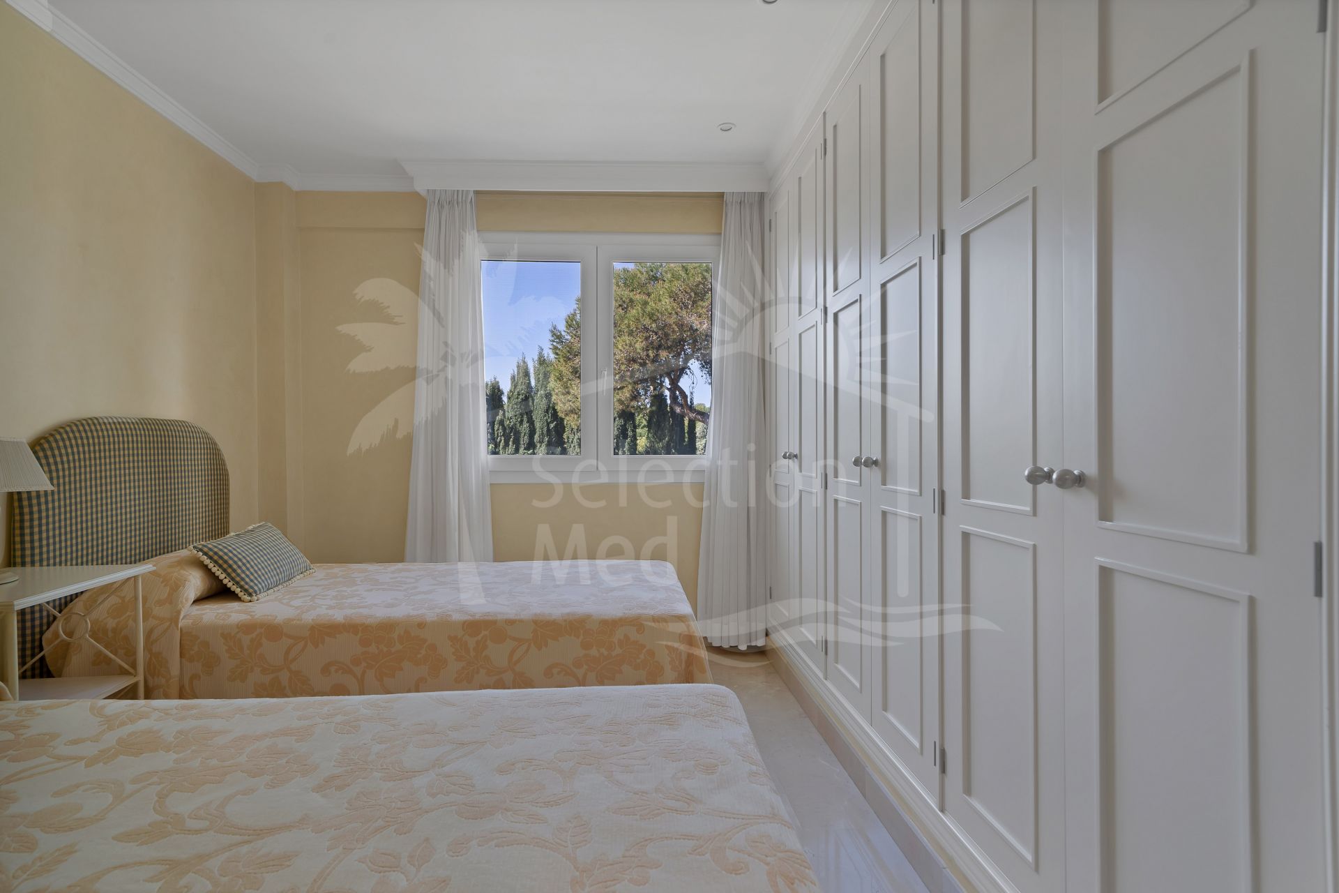 Apartment for sale in Las Cañas Beach, Marbella Golden Mile