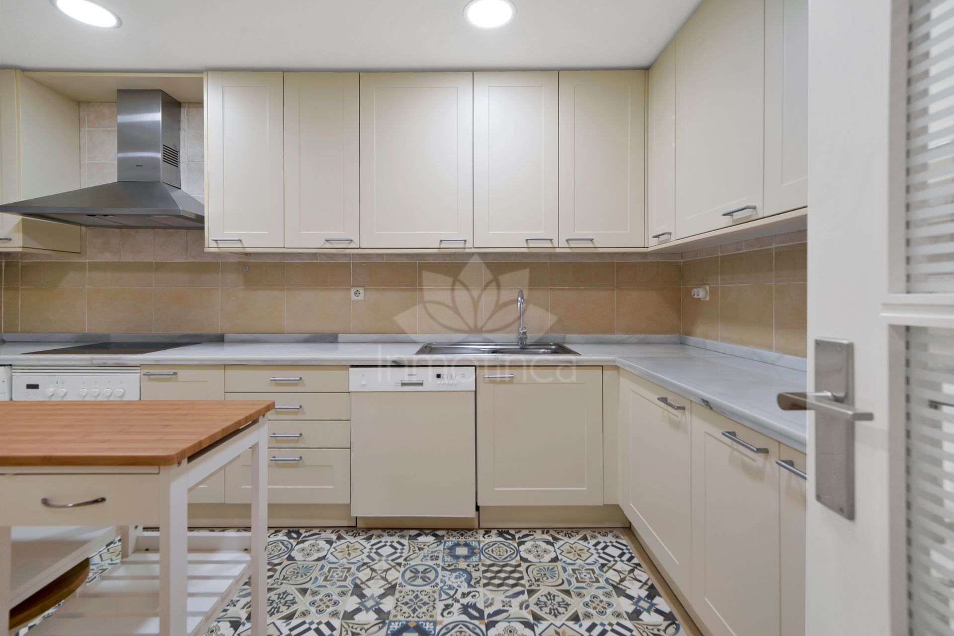 Apartamento en Las Cañas Beach, Marbella