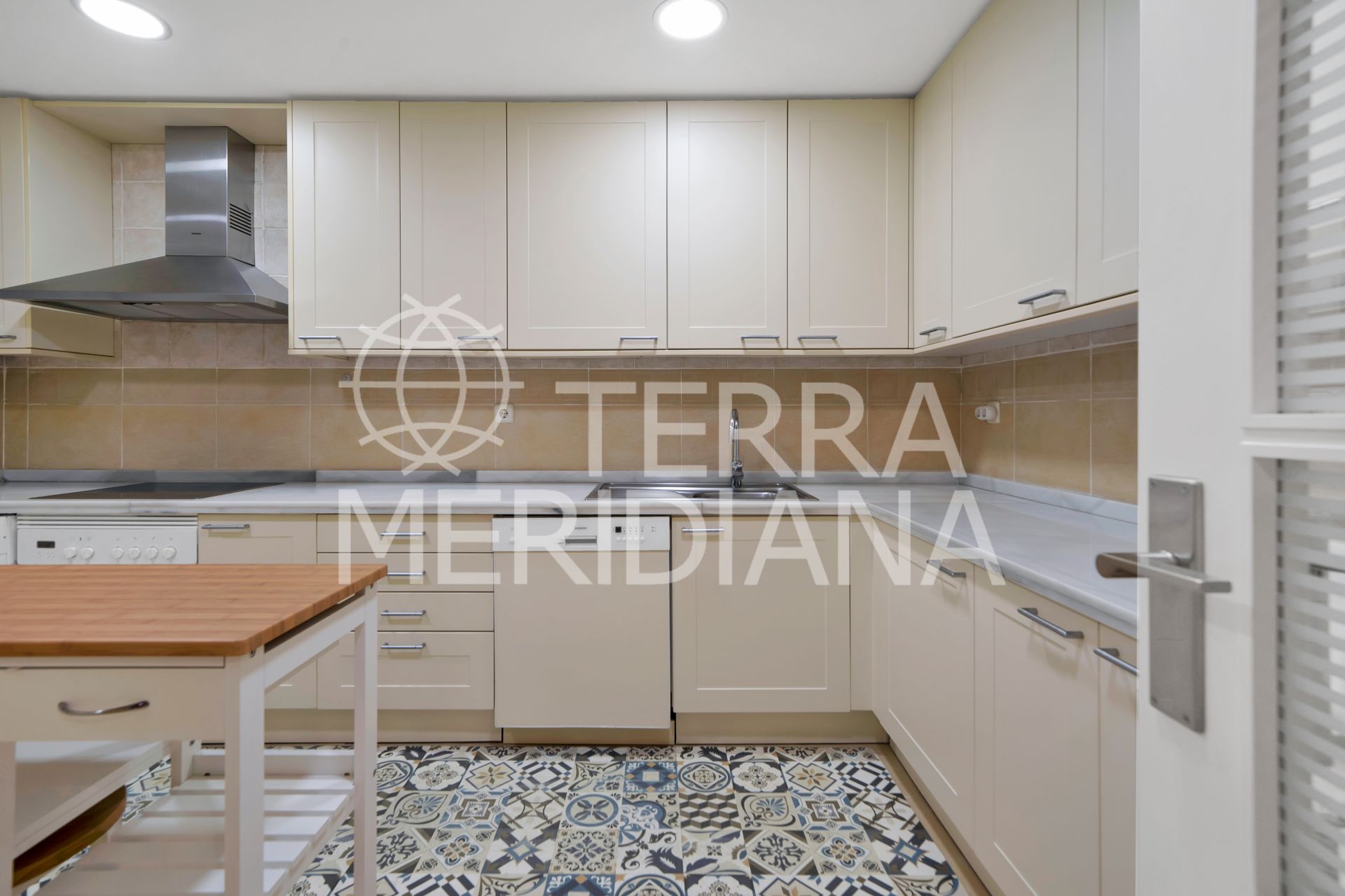 Apartment in Las Cañas Beach, Marbella