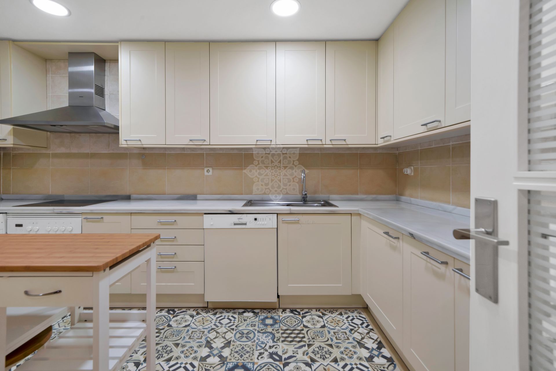 Apartment in Las Cañas Beach, Marbella