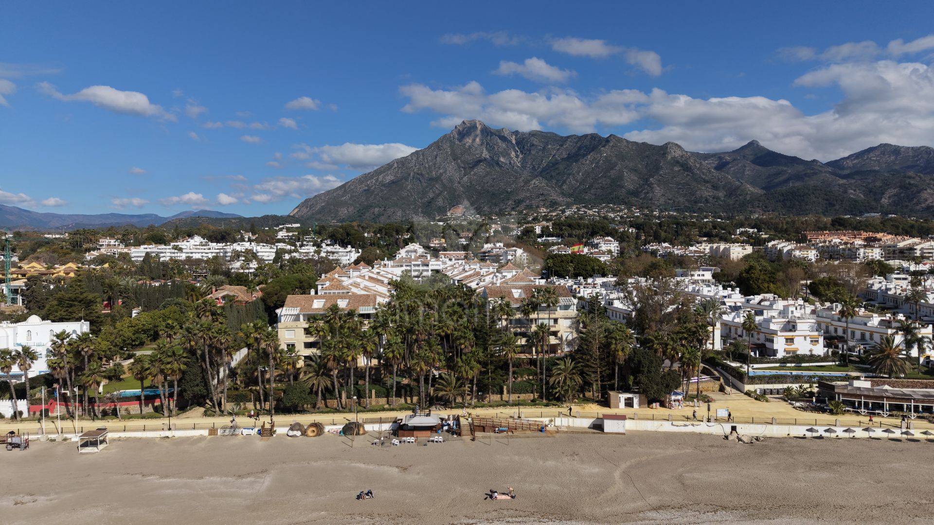 Apartamento en Las Cañas Beach, Marbella
