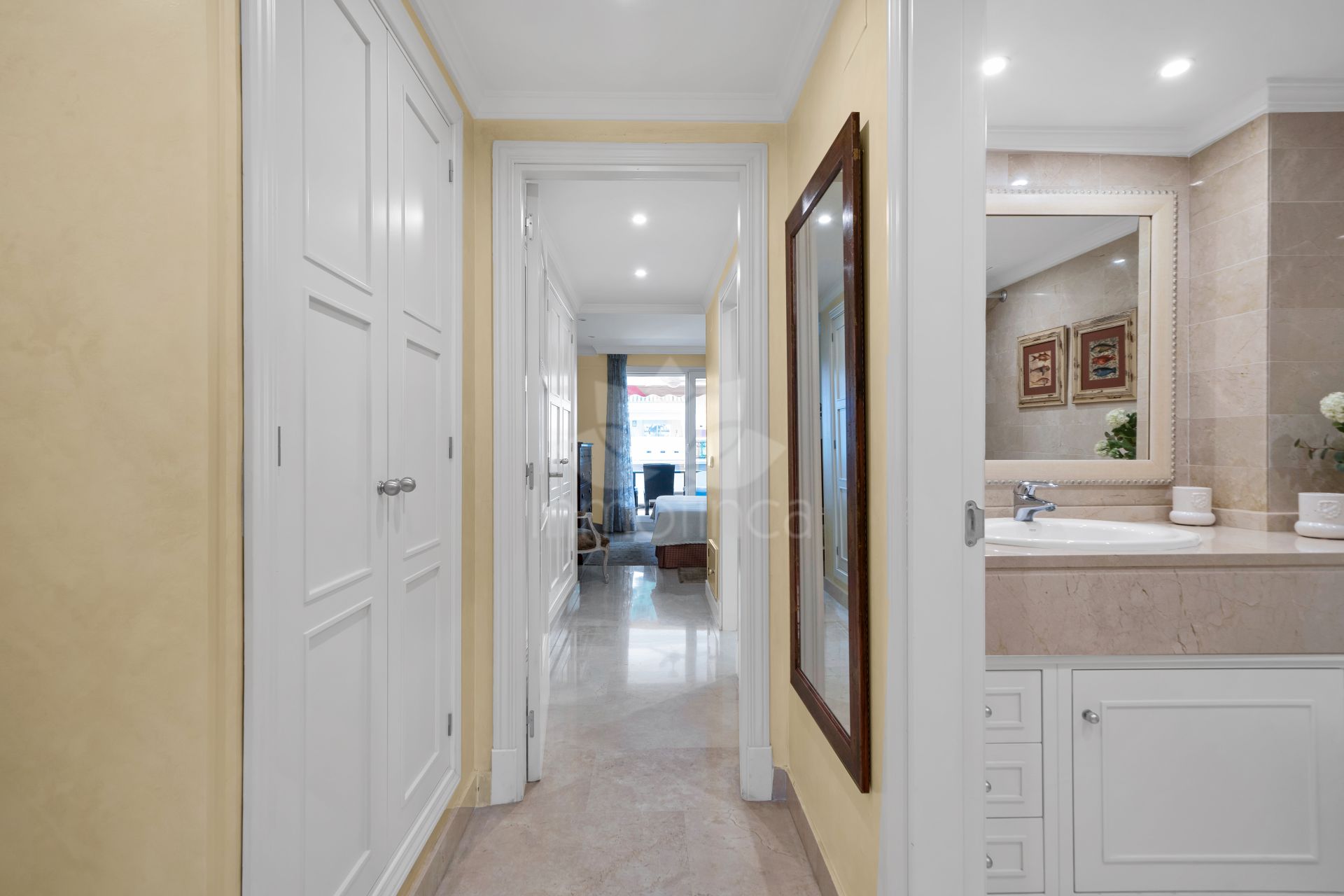 Apartamento en Las Cañas Beach, Marbella