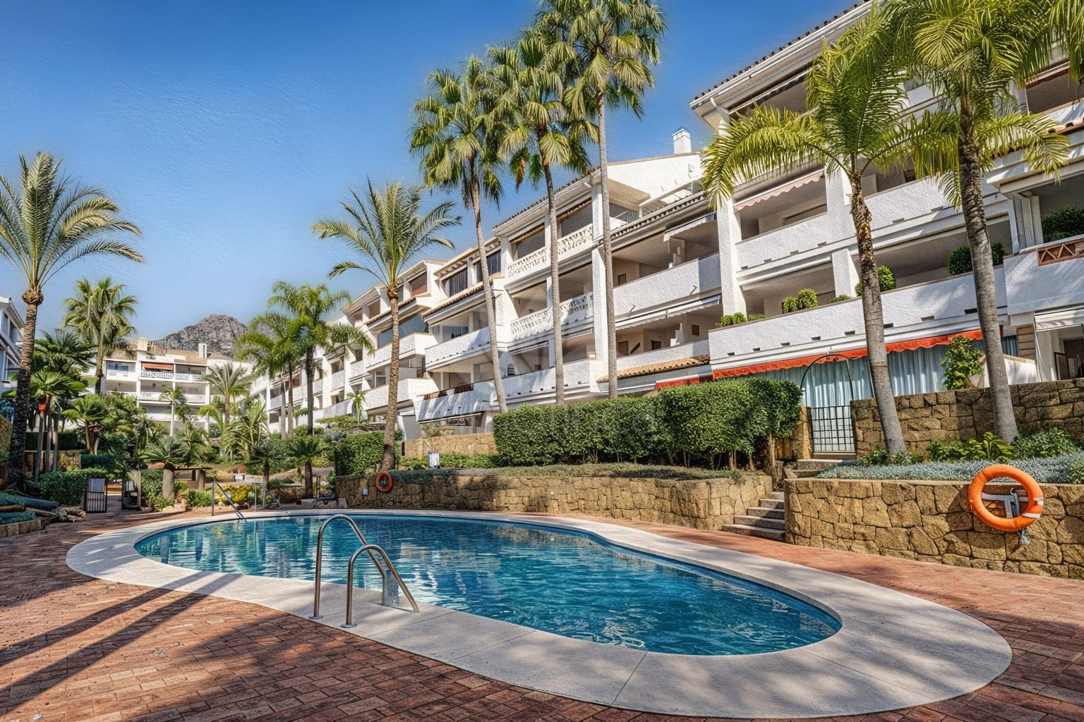 Apartamento en Las Cañas Beach, Marbella