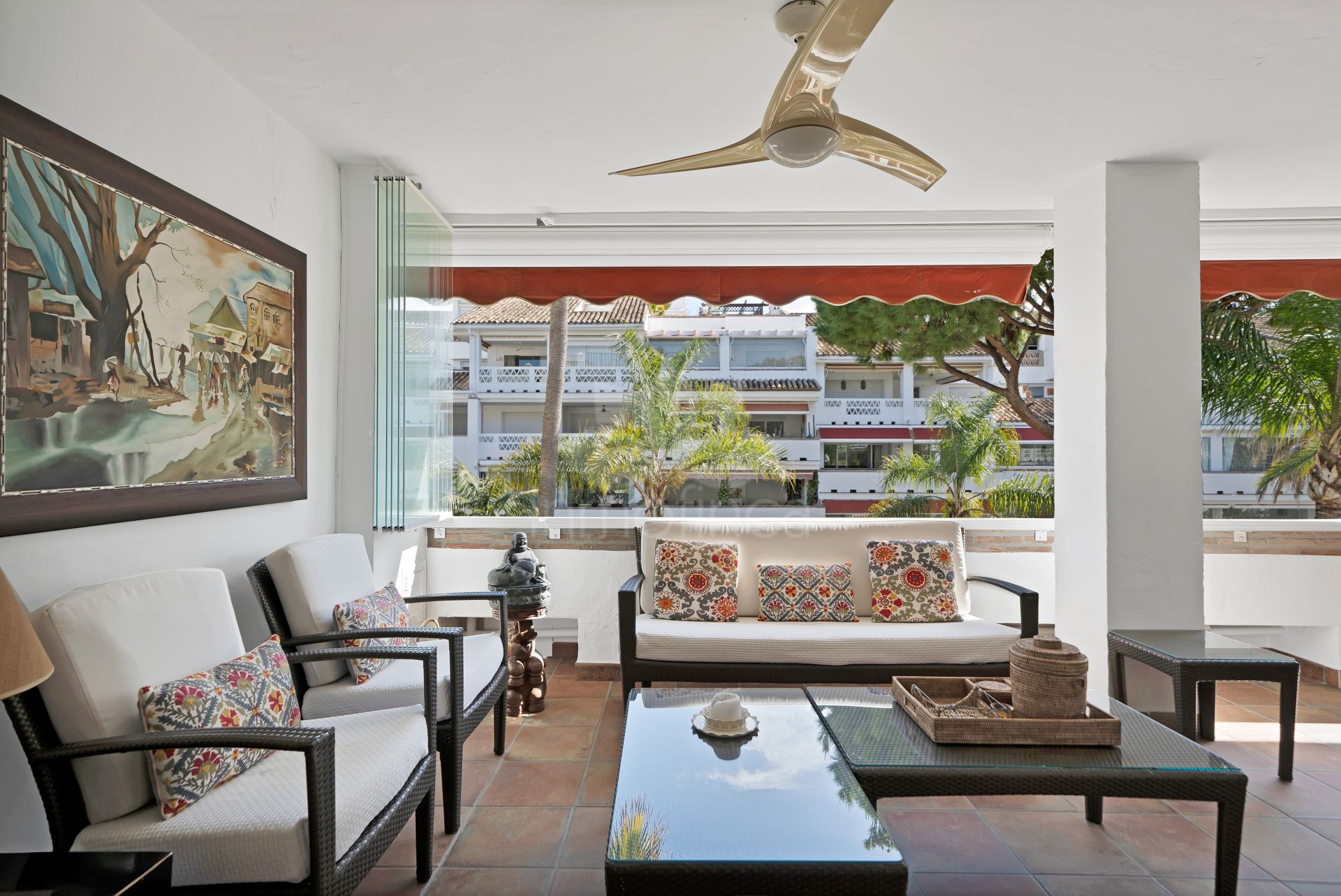 Apartamento en Las Cañas Beach, Marbella