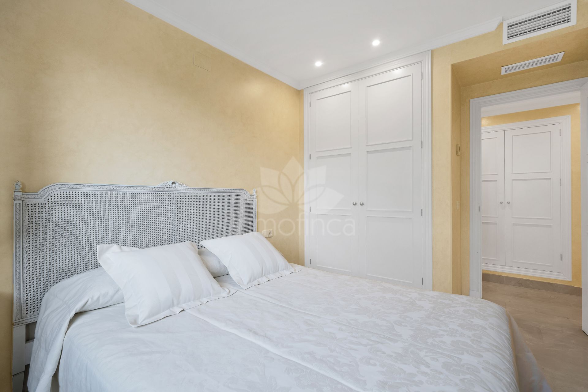 Apartamento en Las Cañas Beach, Marbella