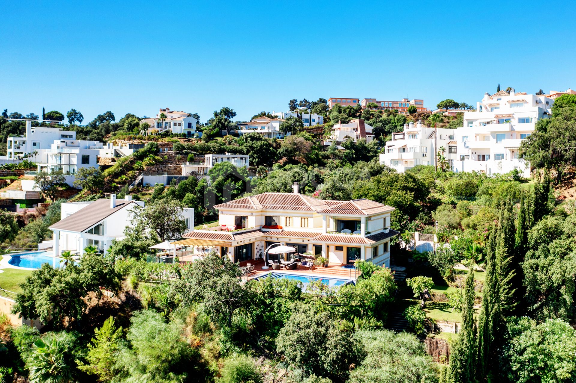 Absolutely epic candle with views to the sea, the valley, and the dawn! In Monte Elviria, Marbella East.