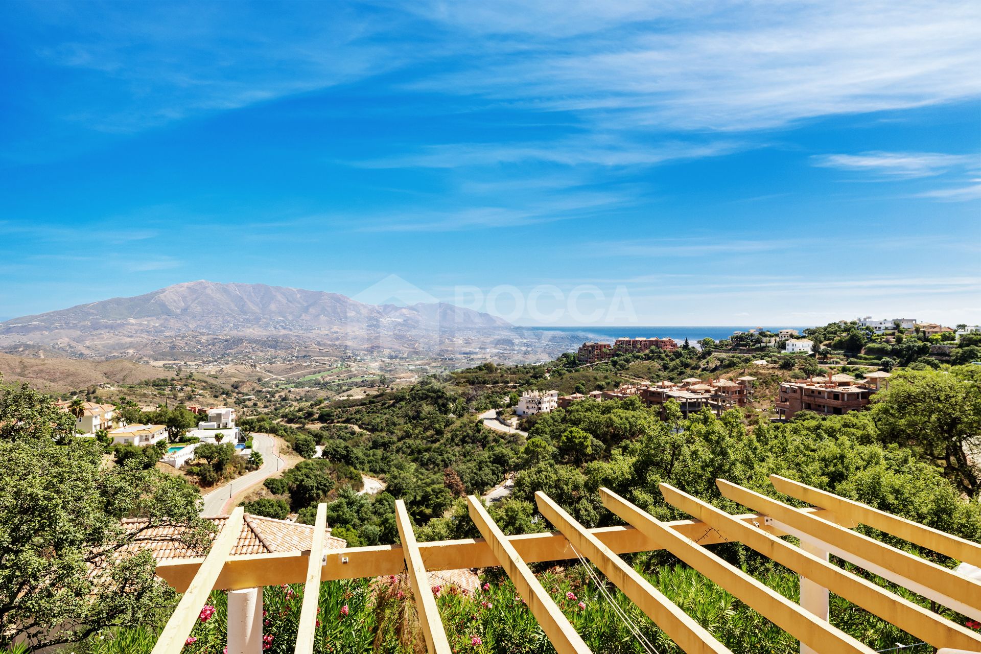 Absolutely epic candle with views to the sea, the valley, and the dawn! In Monte Elviria, Marbella East.