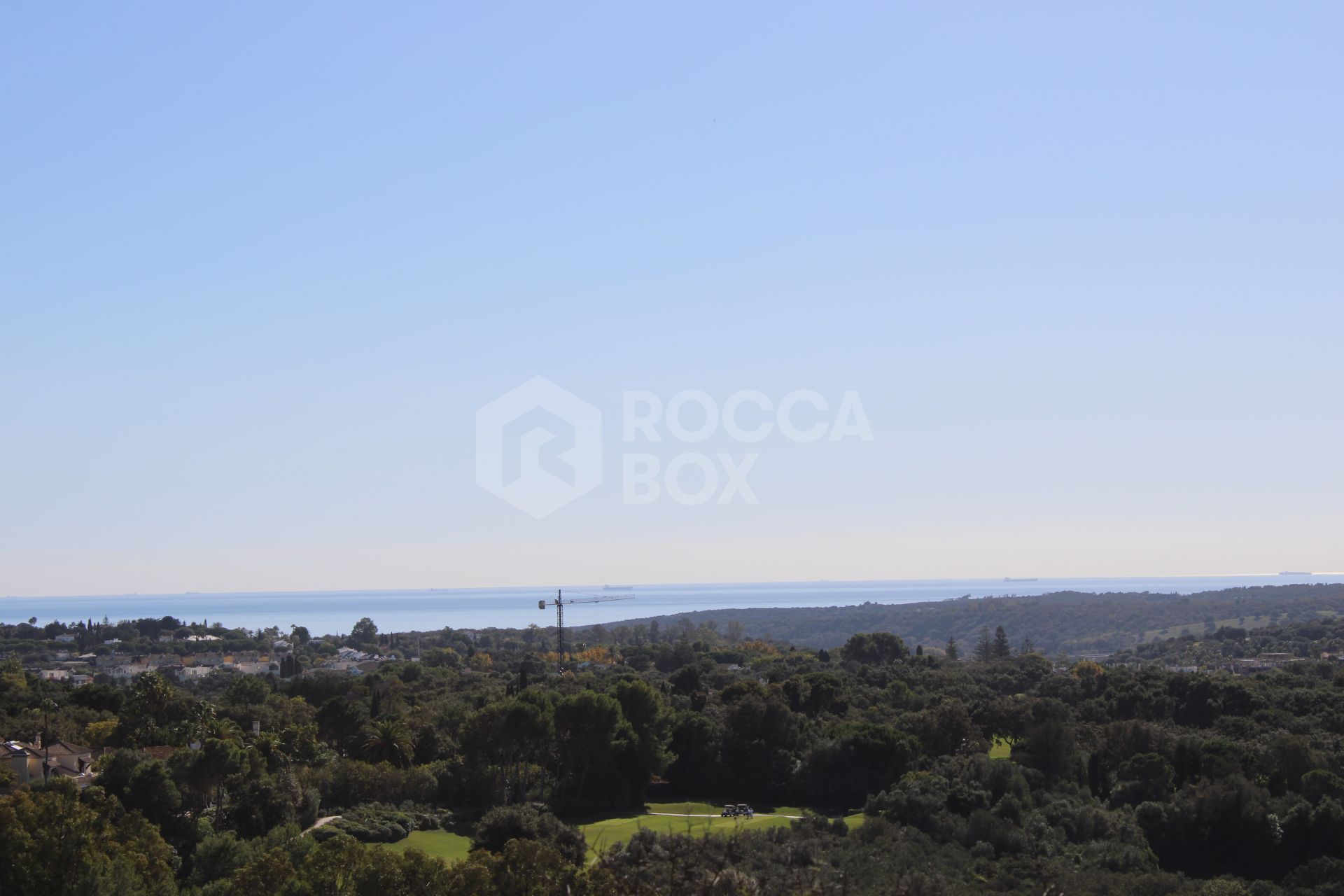 Wonderful plot in La Reserva de Sotogrande in front line golf, with sea views