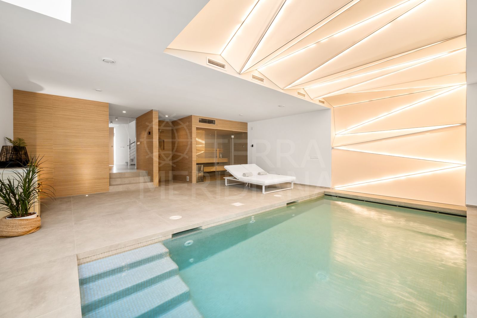 Villa in New Golden Mile, Estepona