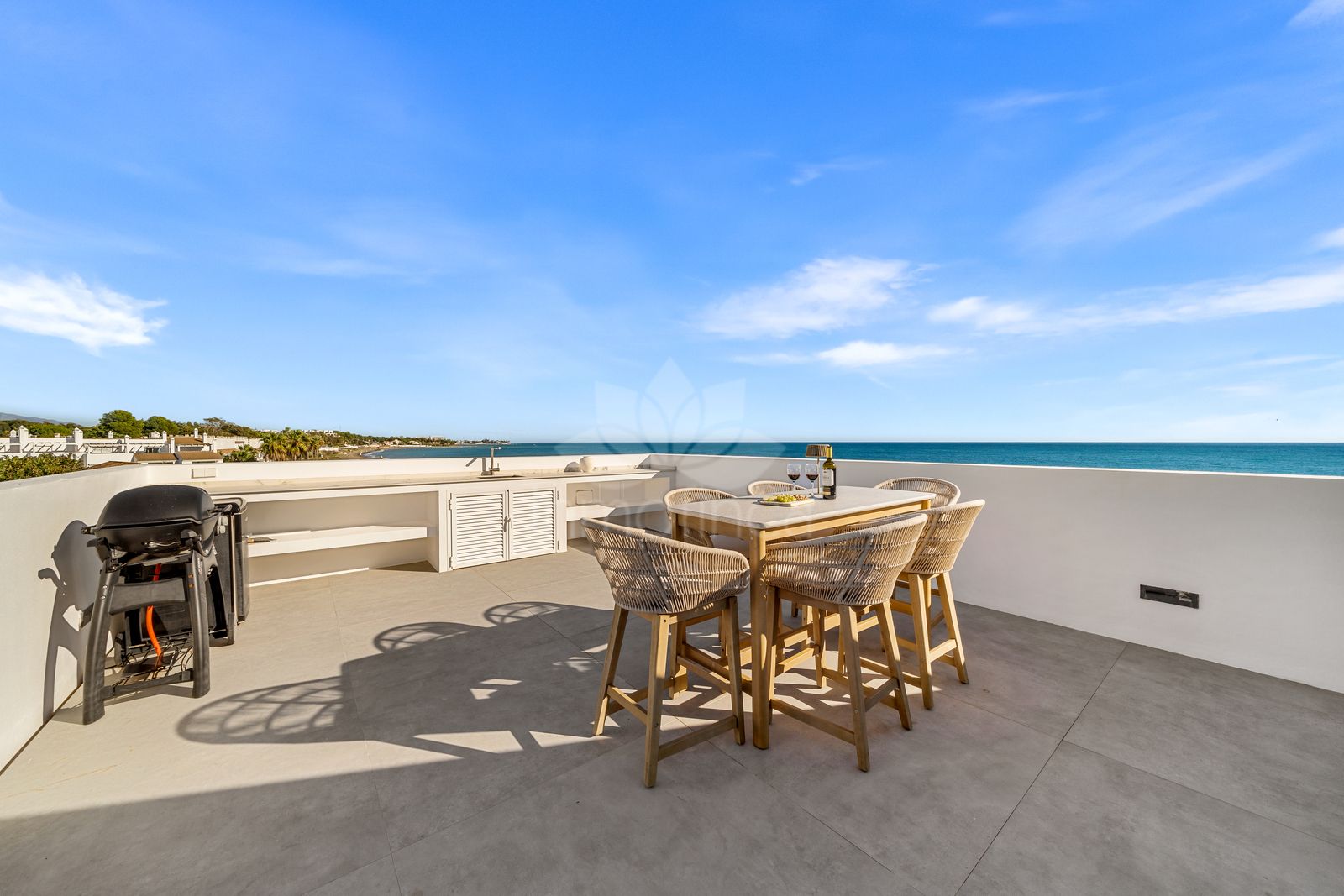 Villa in New Golden Mile, Estepona