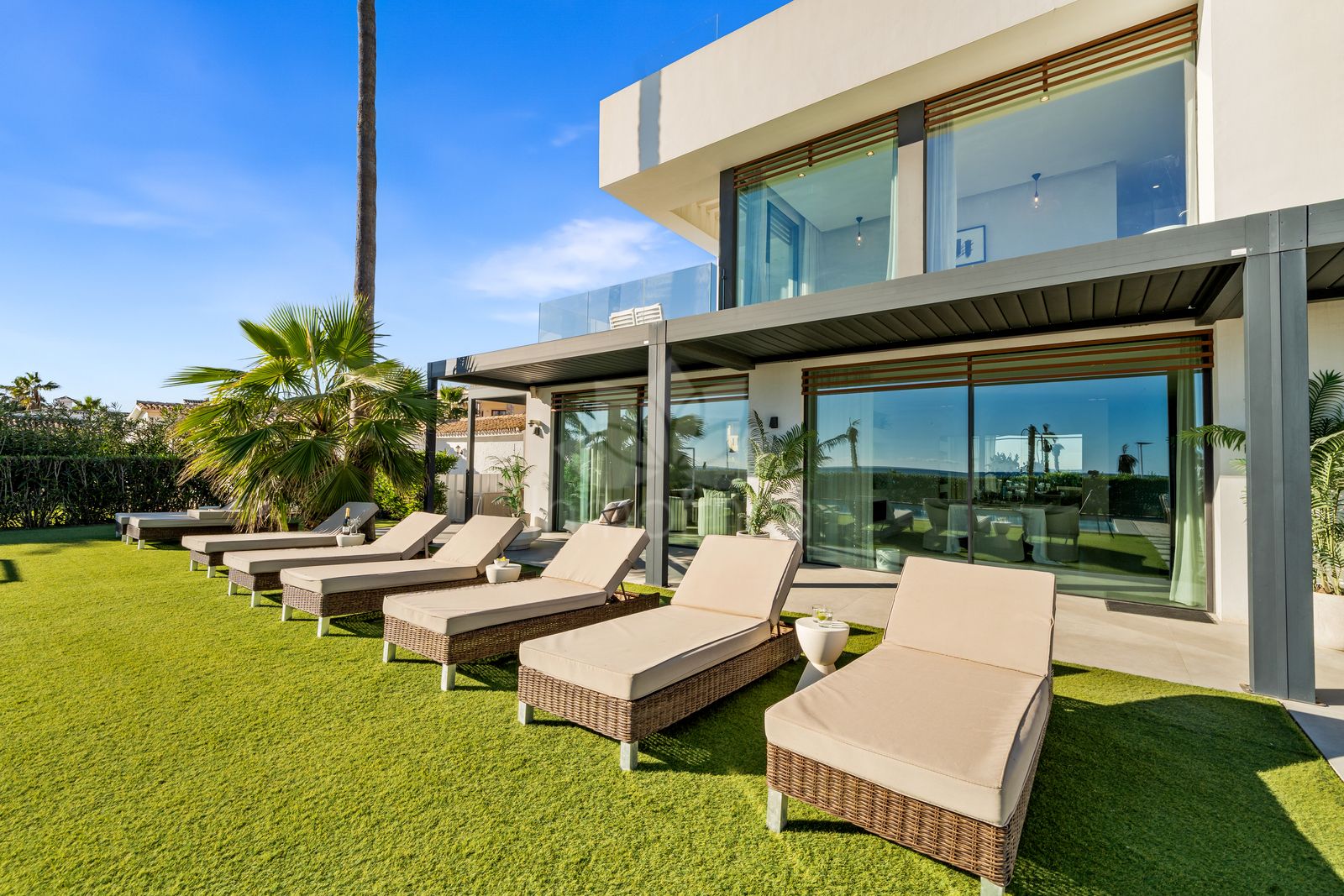 Villa in New Golden Mile, Estepona