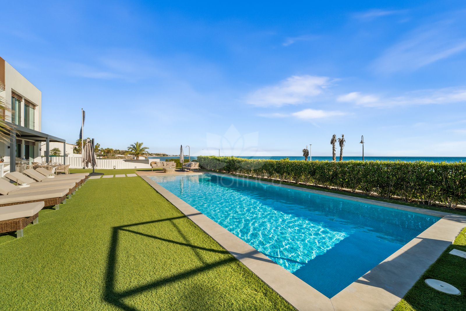Villa in New Golden Mile, Estepona
