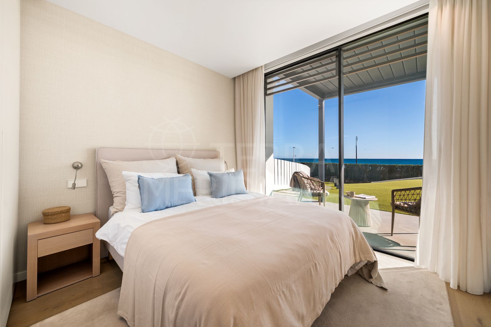 Villa in New Golden Mile, Estepona