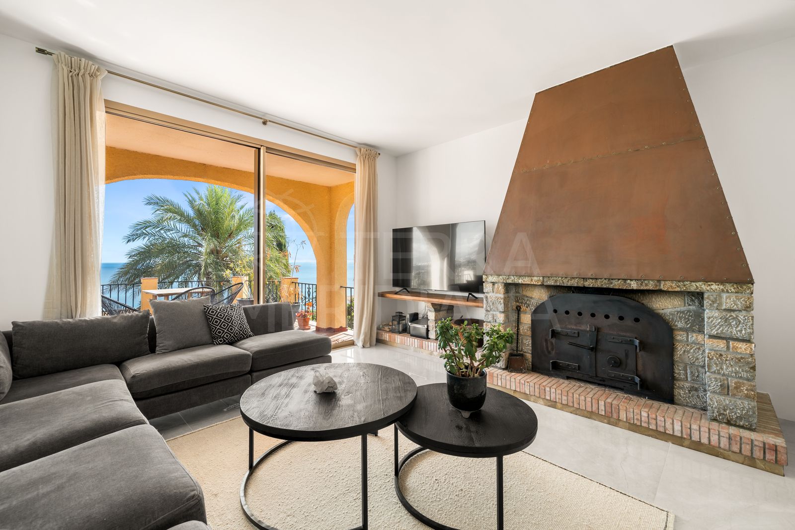 Villa in Buenas Noches, Estepona