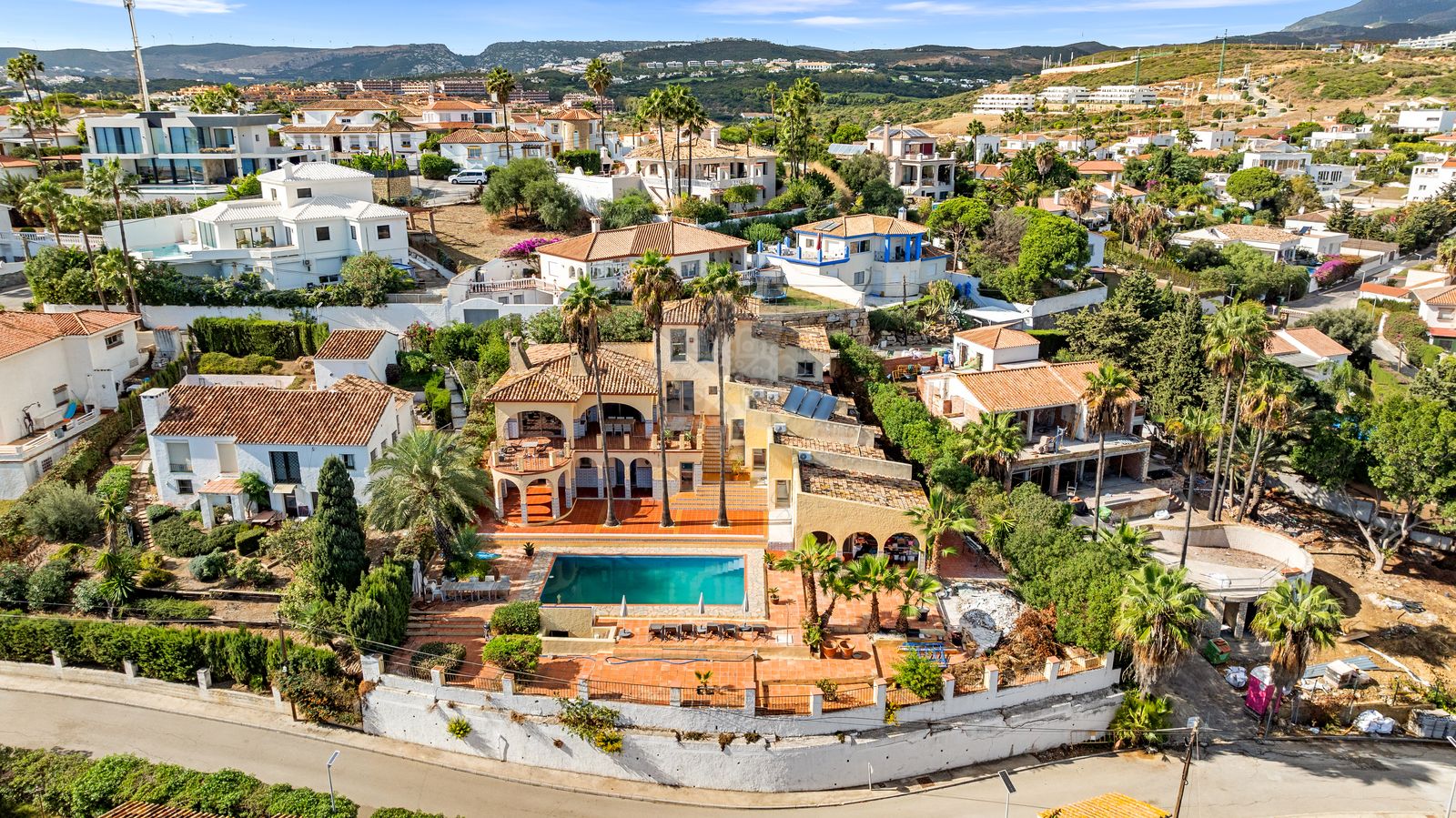 Villa in Buenas Noches, Estepona