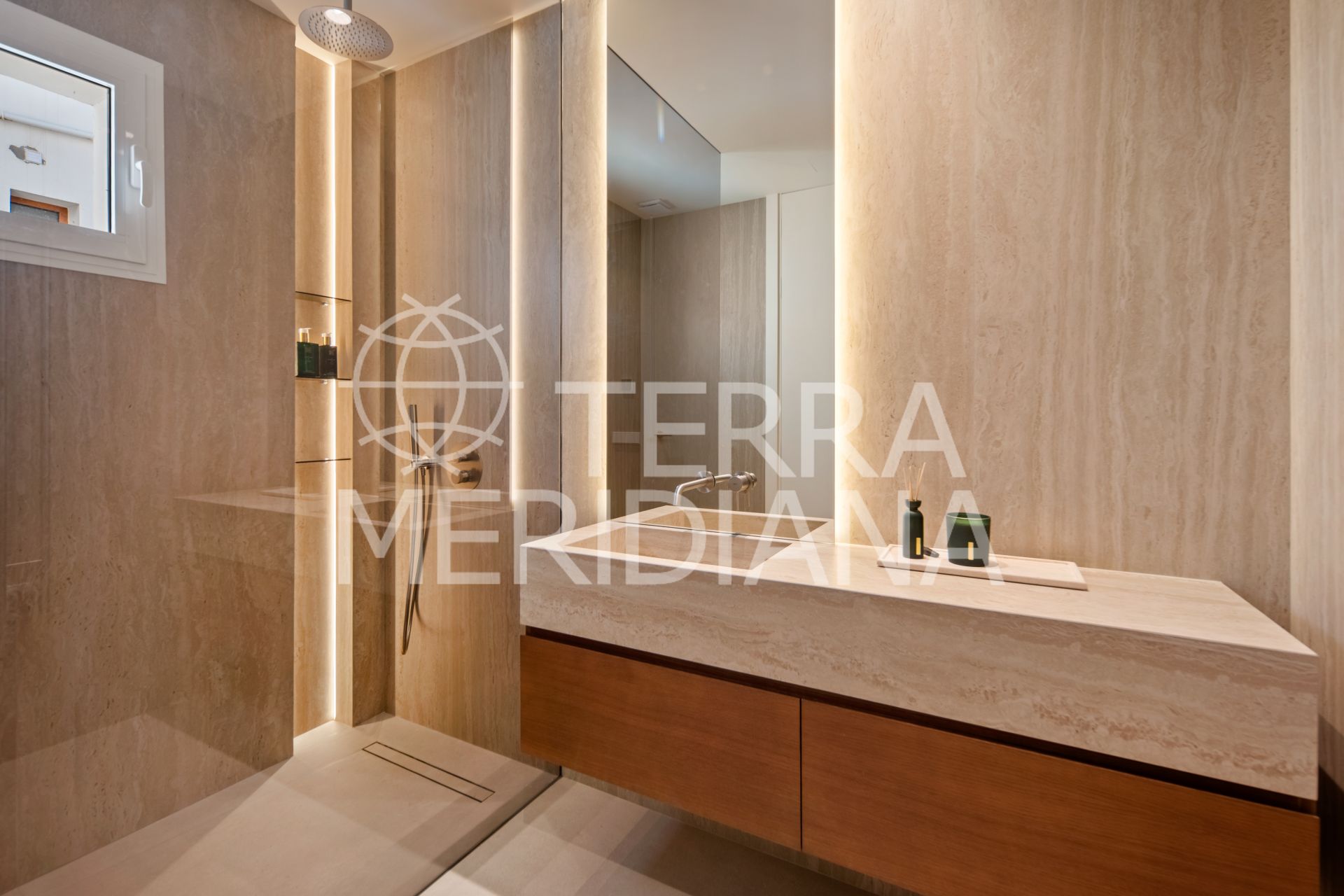 Duplex in Alcores del Golf, Marbella