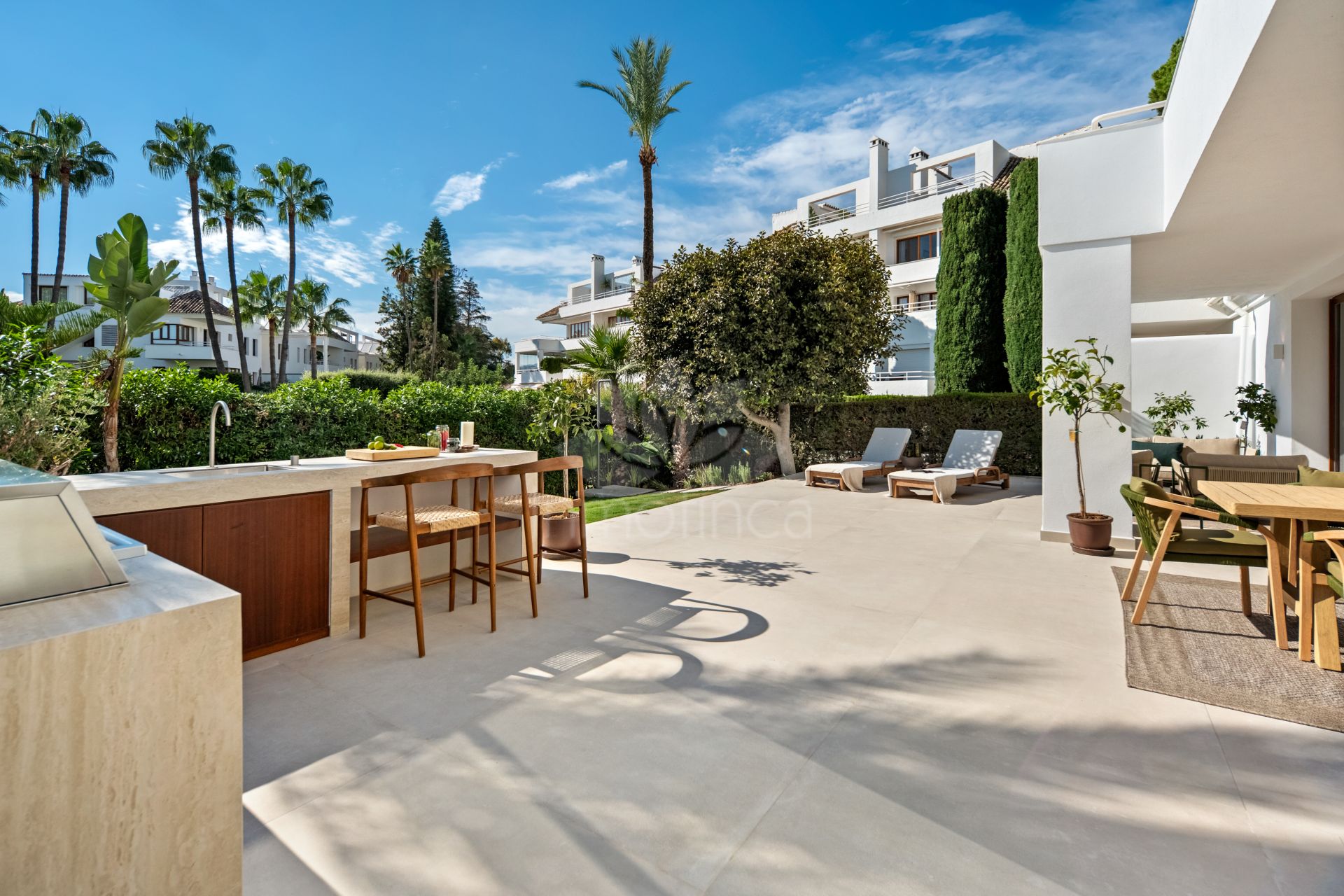 Duplex in Alcores del Golf, Marbella